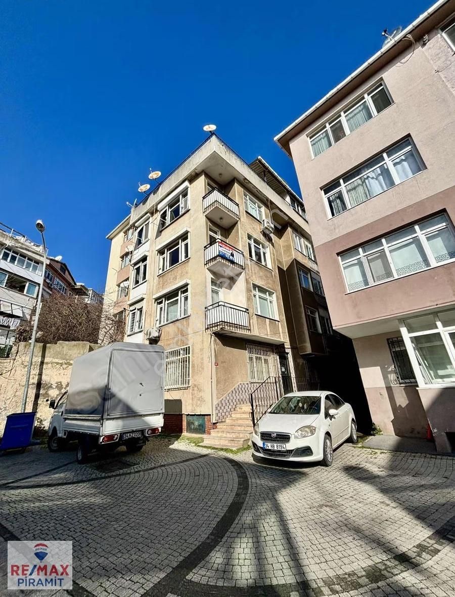 Üsküdar Sultantepe'de Katta Tek, Arakat Kiralık 3+1 Geniş Daire - Görsel 5