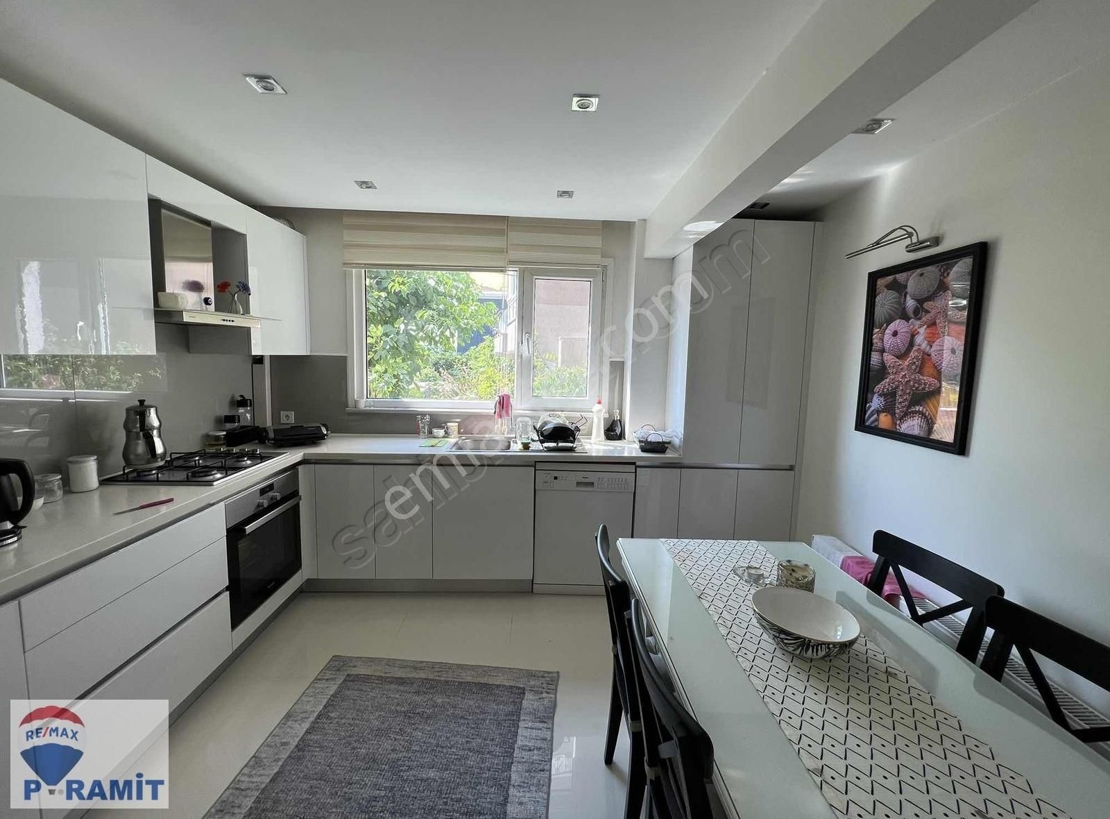 Burhaniye'de Eşyalı Kiralık 1+1 Daire - Görsel 9