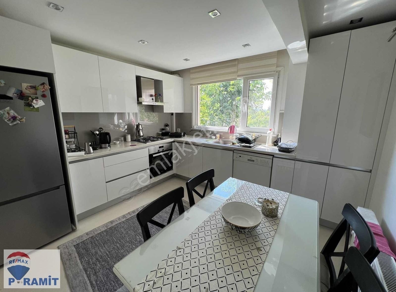 Burhaniye'de Eşyalı Kiralık 1+1 Daire - Görsel 10