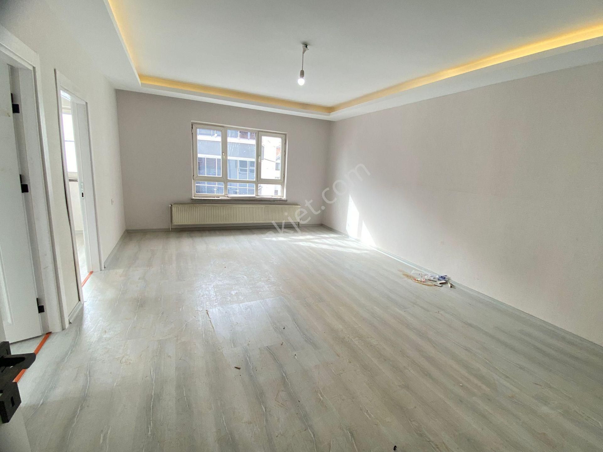 19 Mayıs Mahallesi Yakını Katta Masrafsız 3+1 - Görsel 4