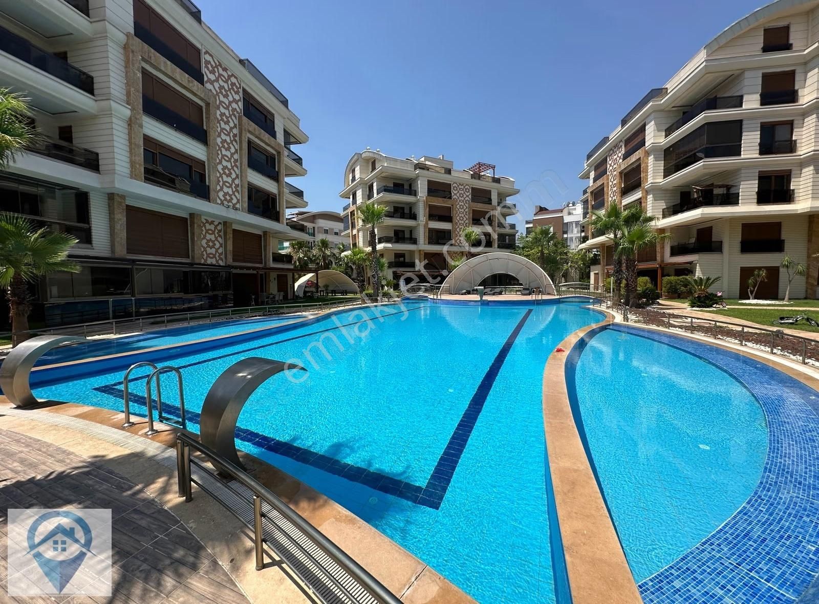 Konaklarda Havuzlu Güvenlikli Sitede 4+1 Satılık Bahçe Dubleks