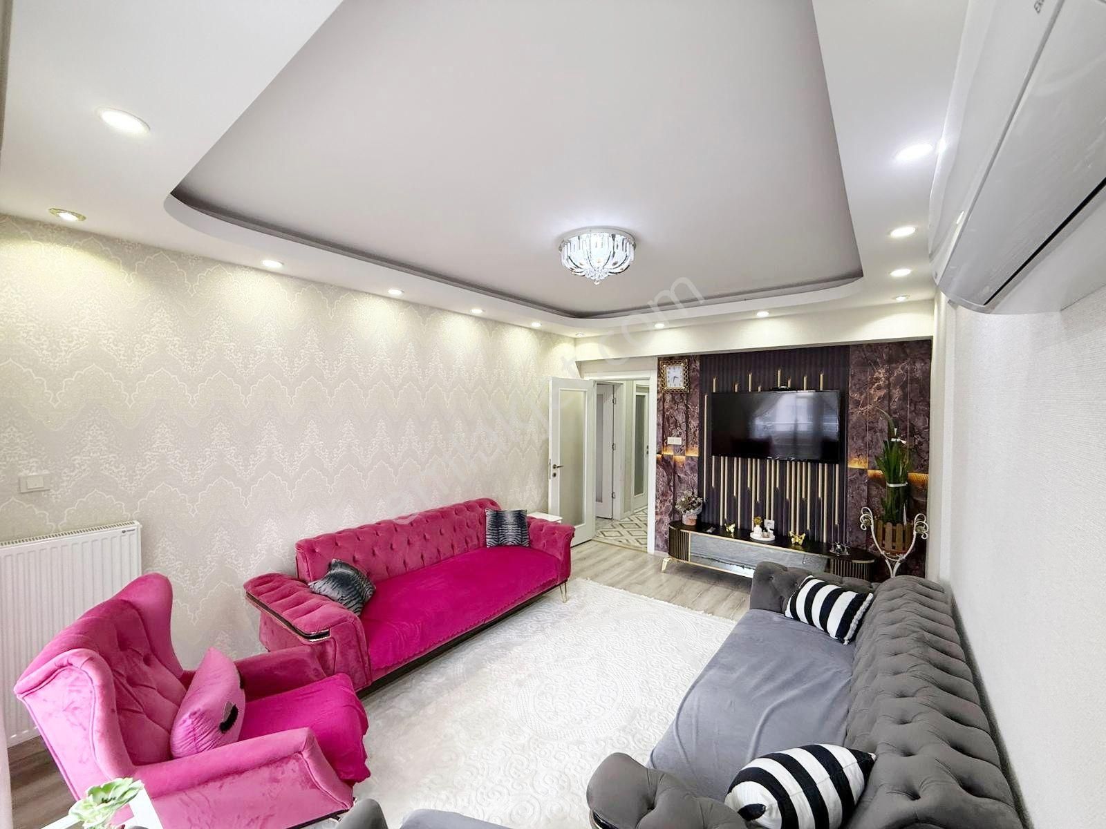 Beykent'te Ferah Ve Geniş Özel Duvar Kâğıtlı, Modern 2+1 Daire - Görsel 8