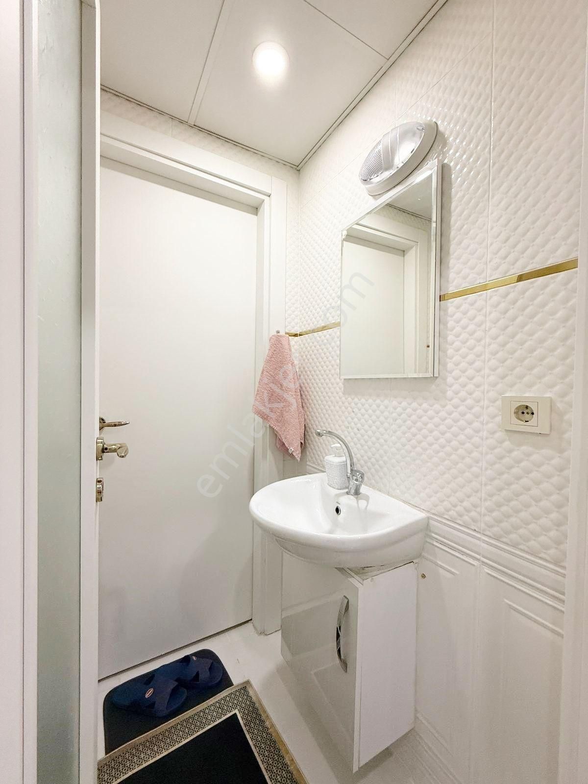 Beykent'te Ferah Ve Geniş Özel Duvar Kâğıtlı, Modern 2+1 Daire - Görsel 22