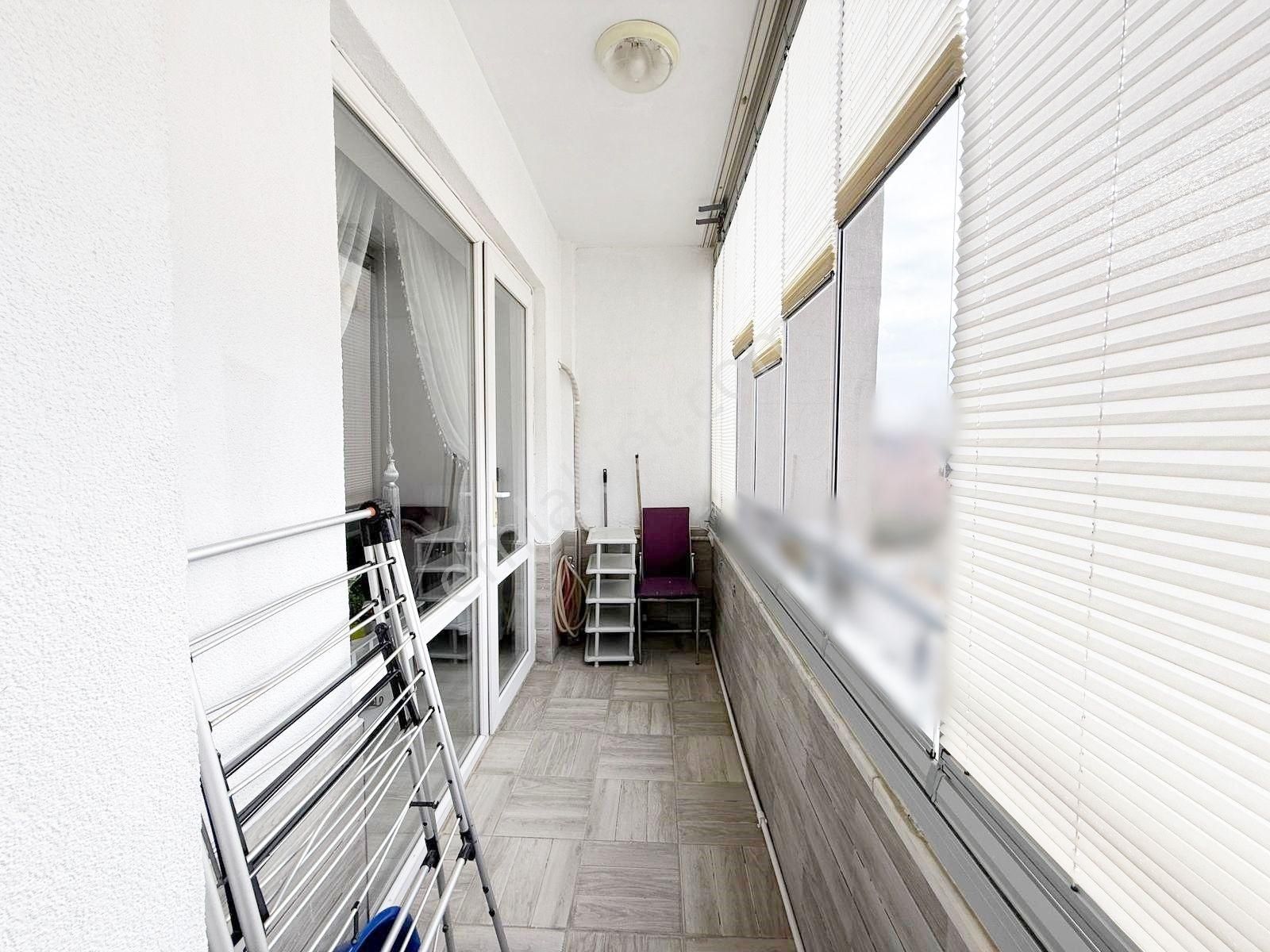 Beykent'te Ferah Ve Geniş Özel Duvar Kâğıtlı, Modern 2+1 Daire - Görsel 24