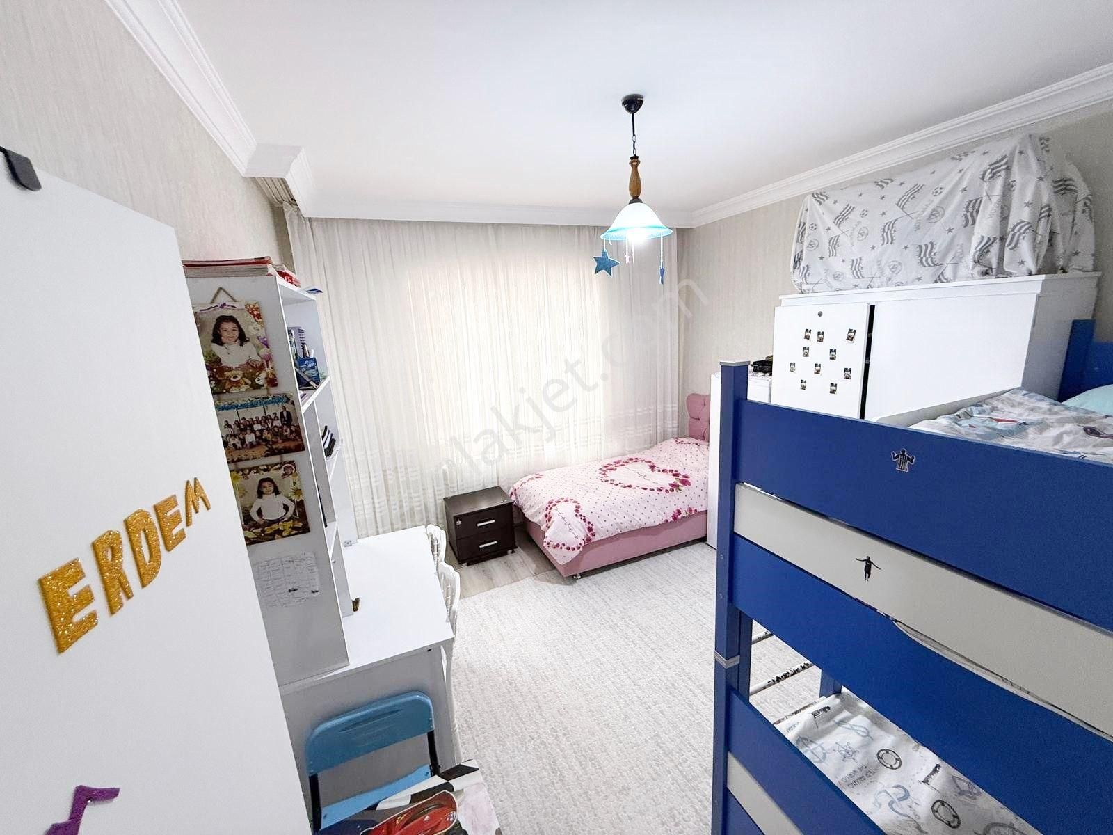 Beykent'te Ferah Ve Geniş Özel Duvar Kâğıtlı, Modern 2+1 Daire - Görsel 14
