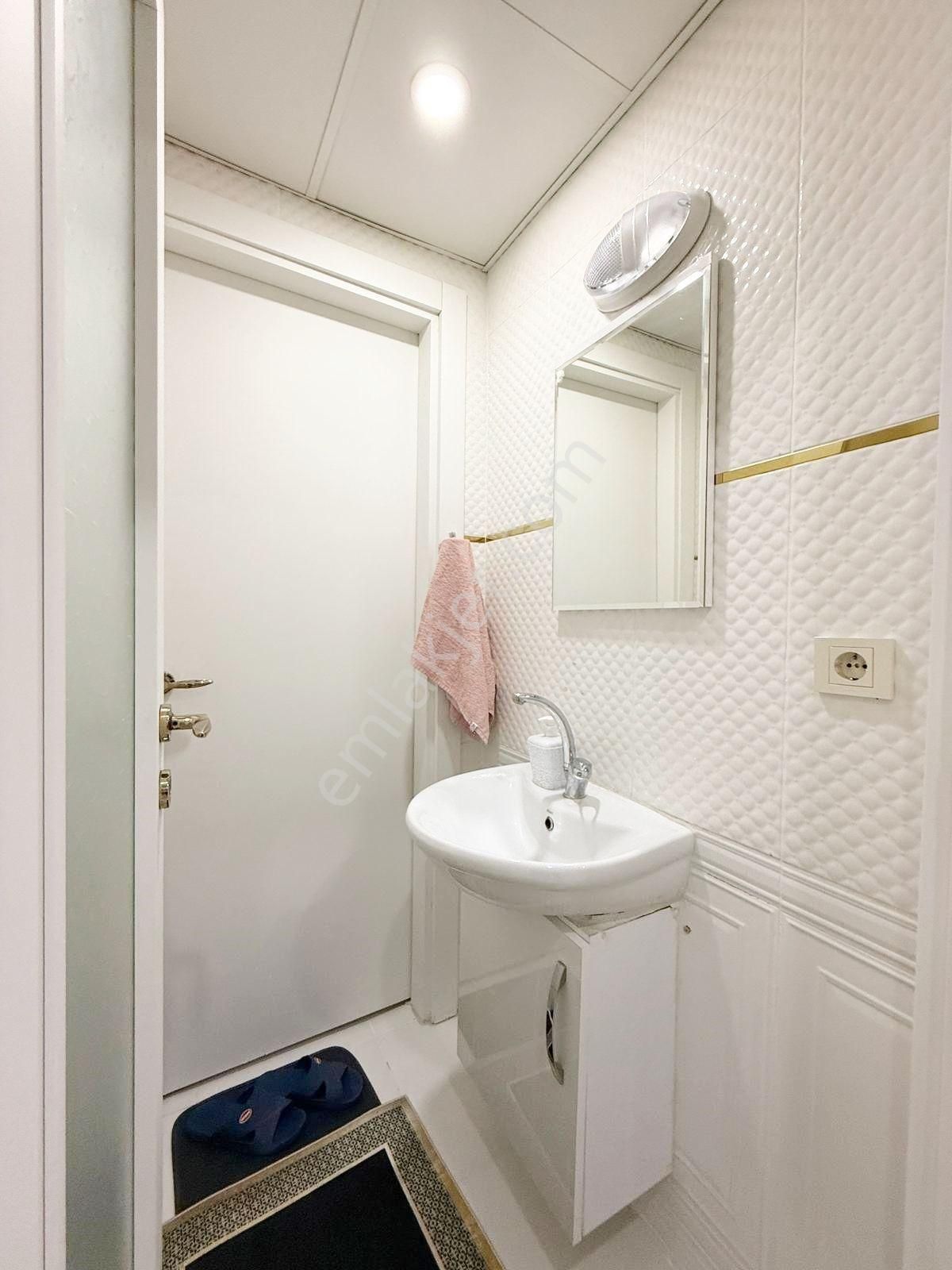 Beykent'te Ferah Ve Geniş Özel Duvar Kâğıtlı, Modern 2+1 Daire - Görsel 21