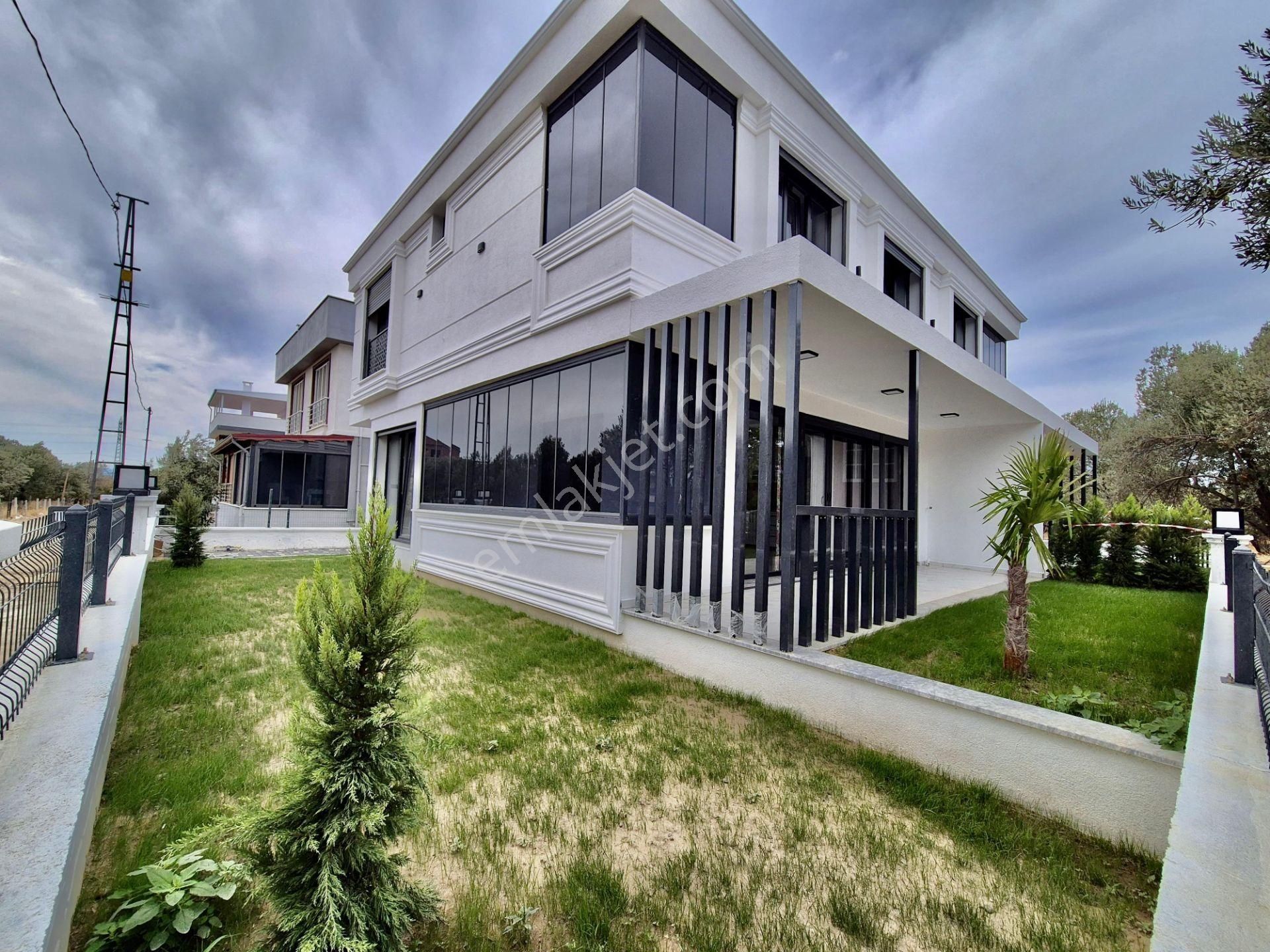 ▓karabuluttan▓bahçesiyle Büyüleyen & Tasarımıyla Etkileyen 4+1 Satılık Villa