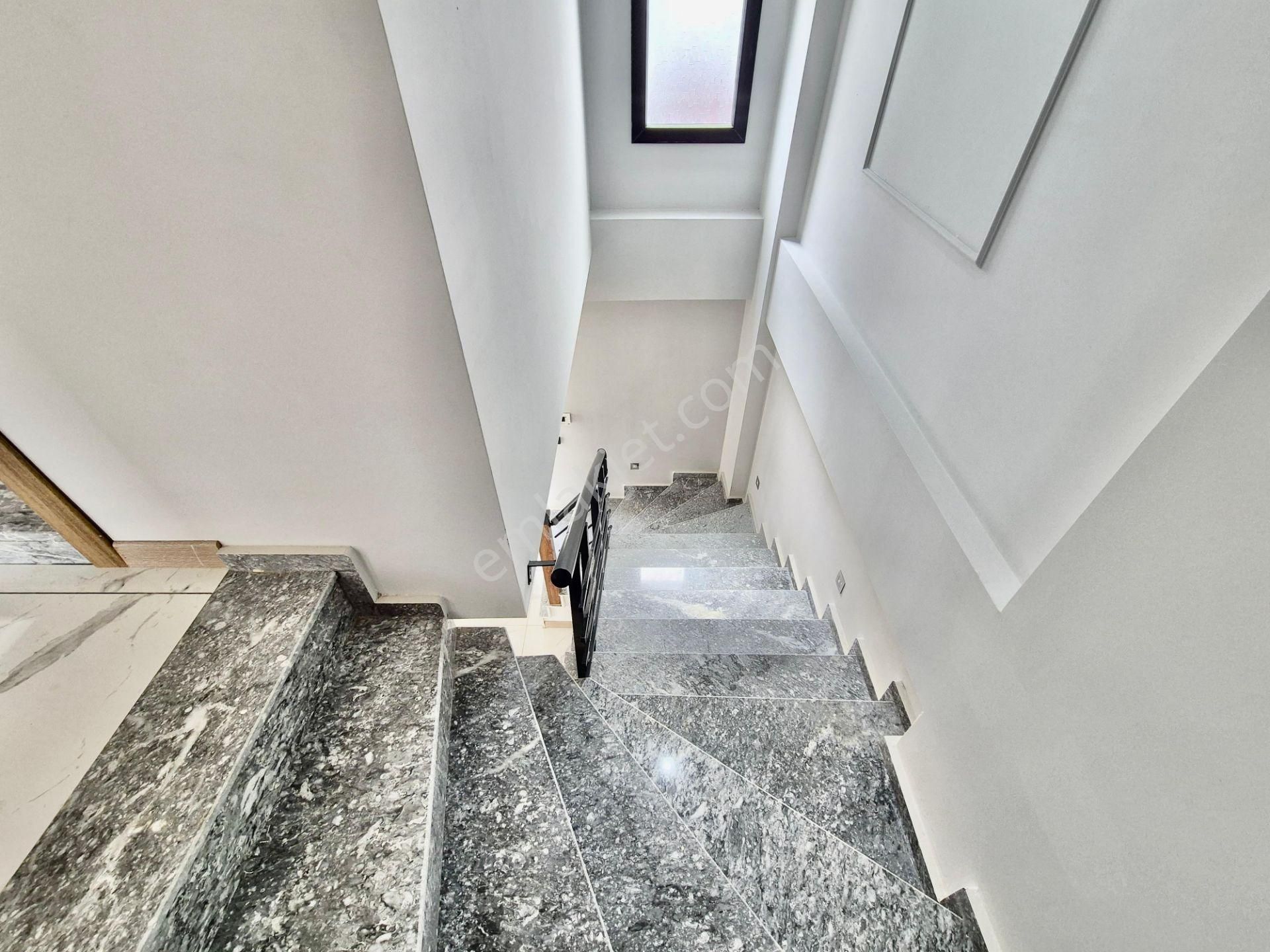 ▓karabuluttan▓bahçesiyle Büyüleyen & Tasarımıyla Etkileyen 4+1 Satılık Villa - Görsel 15