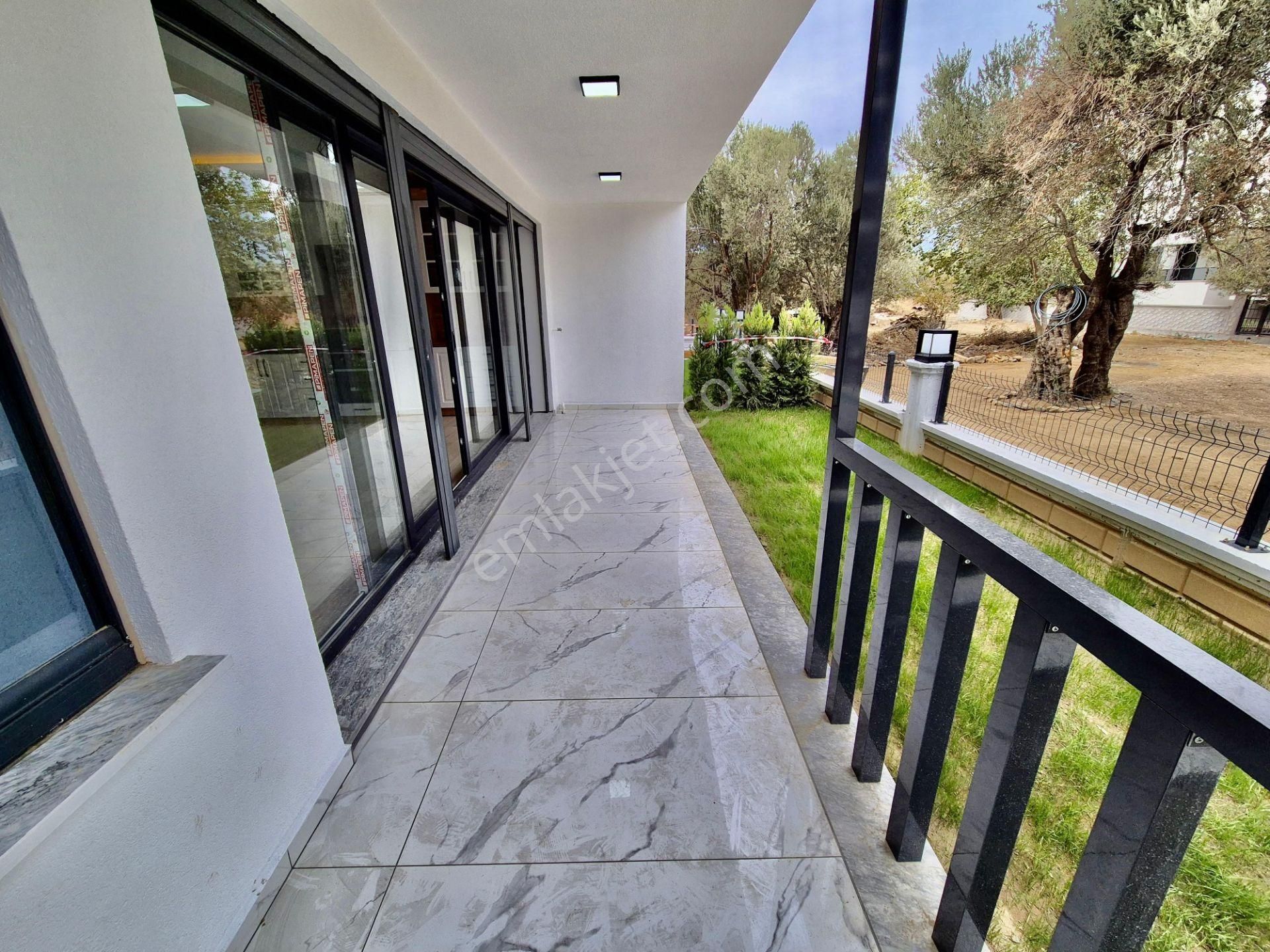 ▓karabuluttan▓bahçesiyle Büyüleyen & Tasarımıyla Etkileyen 4+1 Satılık Villa - Görsel 13