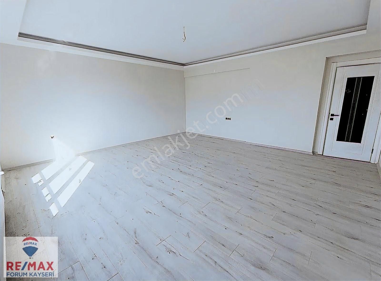 Erkilet Blv Üzeri Polis Okulu Yanı Satılık 3+1 Daire - Görsel 5