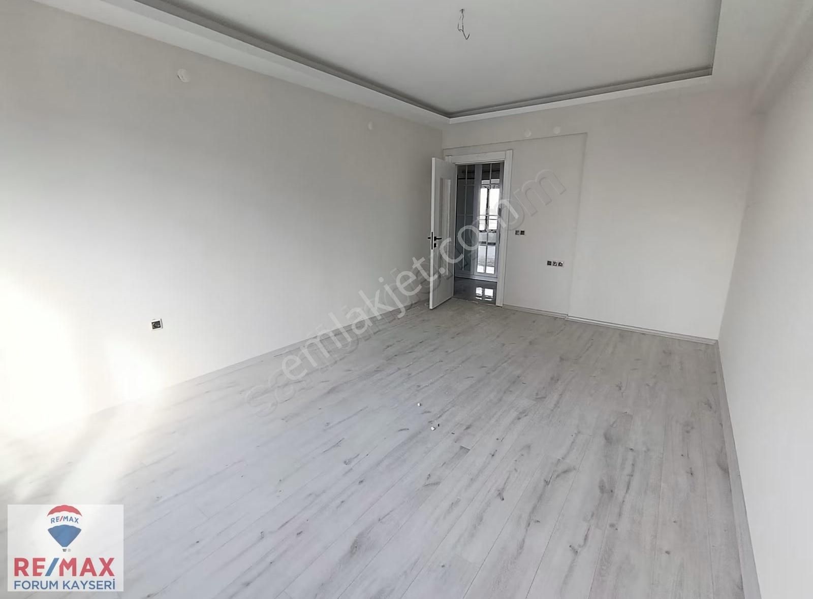 Erkilet Blv Üzeri Polis Okulu Yanı Satılık 3+1 Daire - Görsel 13