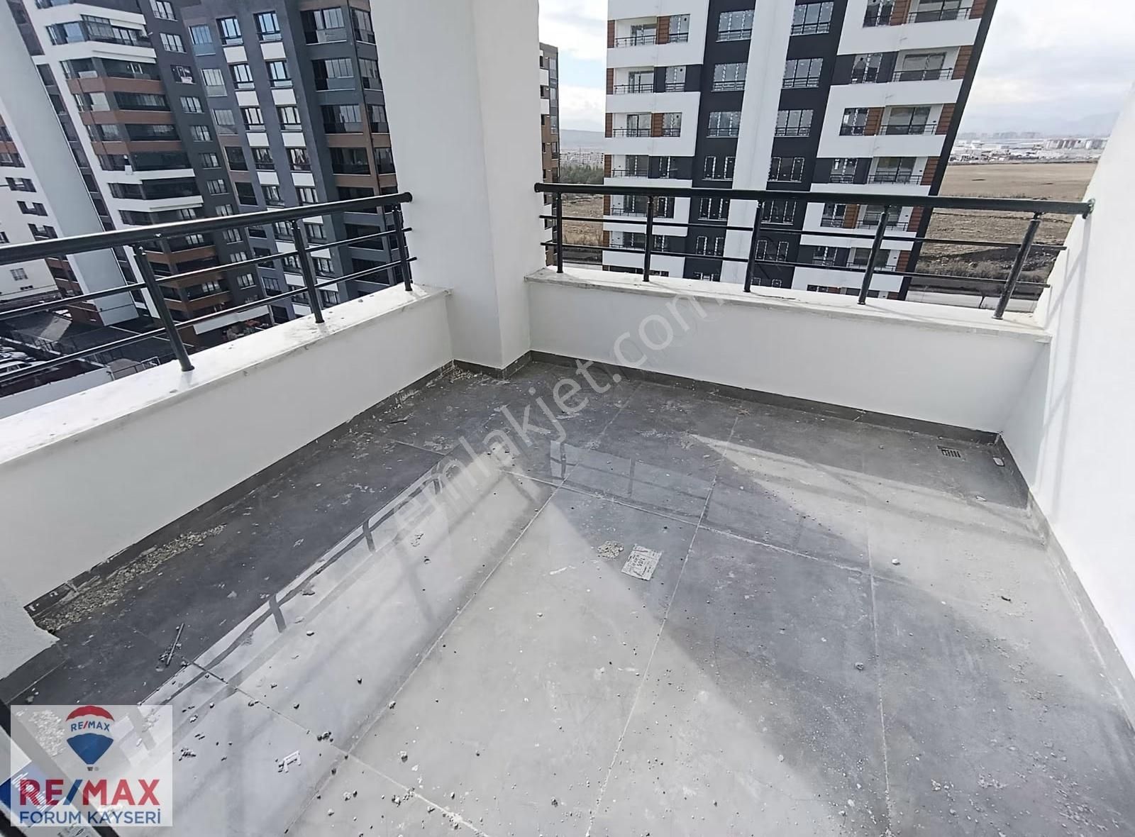 Erkilet Blv Üzeri Polis Okulu Yanı Satılık 3+1 Daire - Görsel 9