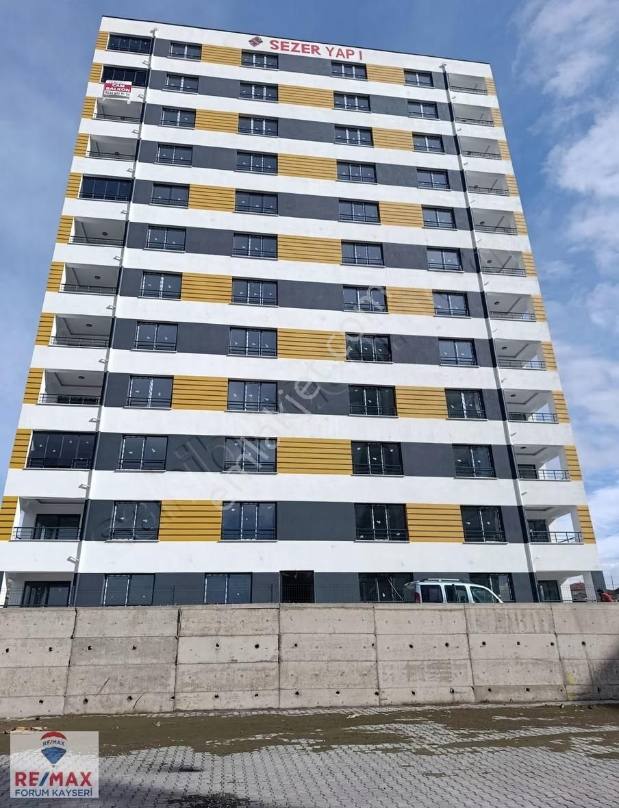 Erkilet Blv Üzeri Polis Okulu Yanı Satılık 3+1 Daire