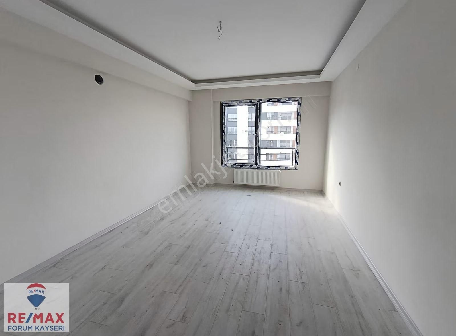 Erkilet Blv Üzeri Polis Okulu Yanı Satılık 3+1 Daire - Görsel 2