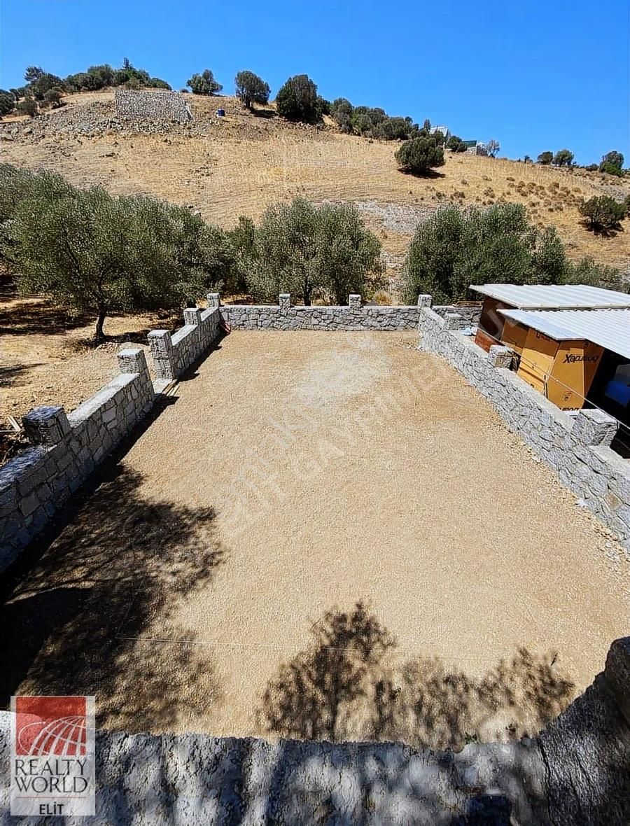 Yeni Foça Cumhuriyet Mahallesinde Doğa İçinde Yatırımlık Arsa - Görsel 2