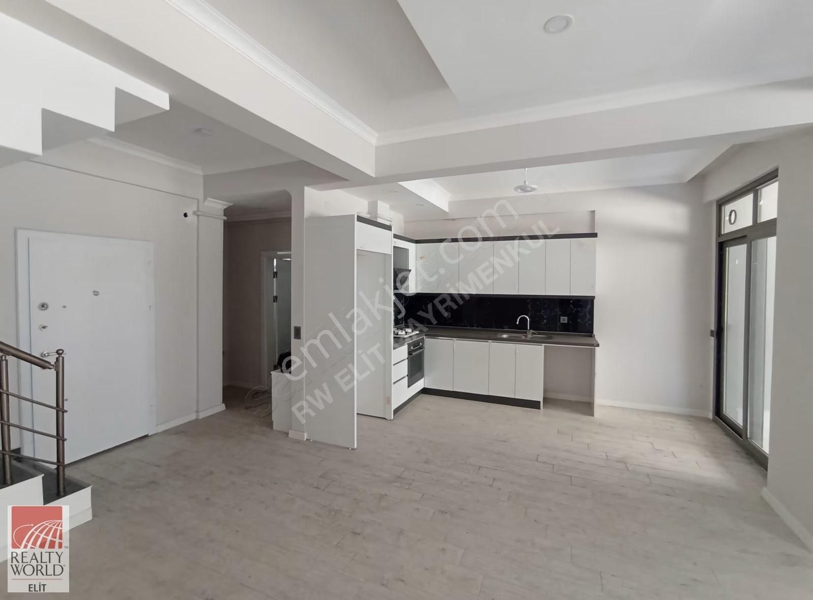 Yeni Foçada Denize 100 M Lüks 3+1 Dubleks Havuzlu Site Teraslı - Görsel 12