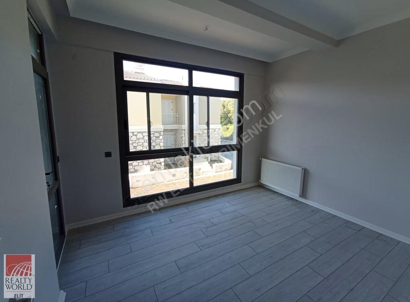 Yeni Foçada Denize 100 M Lüks 3+1 Dubleks Havuzlu Site Teraslı - Görsel 2