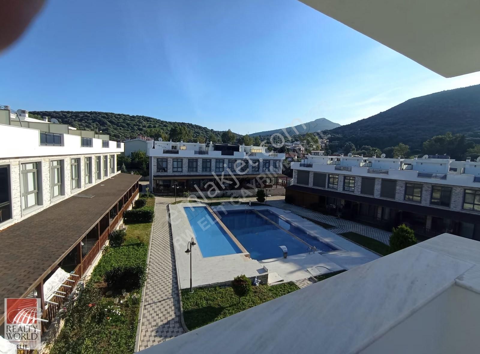 Yeni Foçada Denize 100 M Lüks 3+1 Dubleks Havuzlu Site Teraslı - Görsel 20