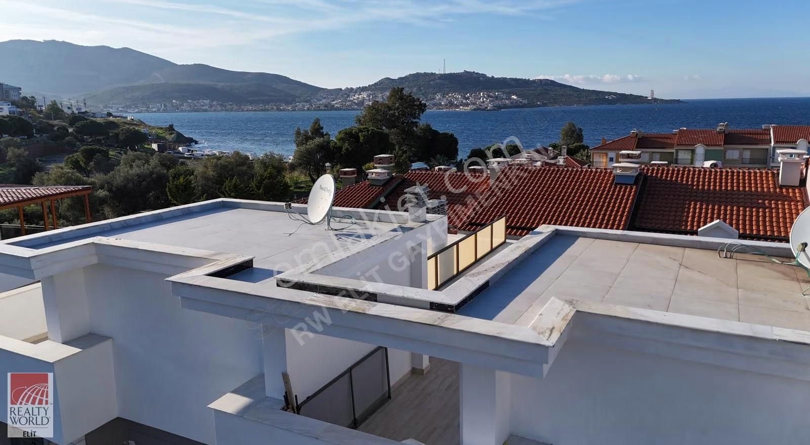 Yeni Foçada Denize 100 M Lüks 3+1 Dubleks Havuzlu Site Teraslı - Görsel 8