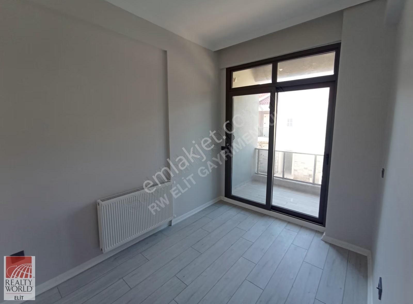 Yeni Foçada Denize 100 M Lüks 3+1 Dubleks Havuzlu Site Teraslı - Görsel 30