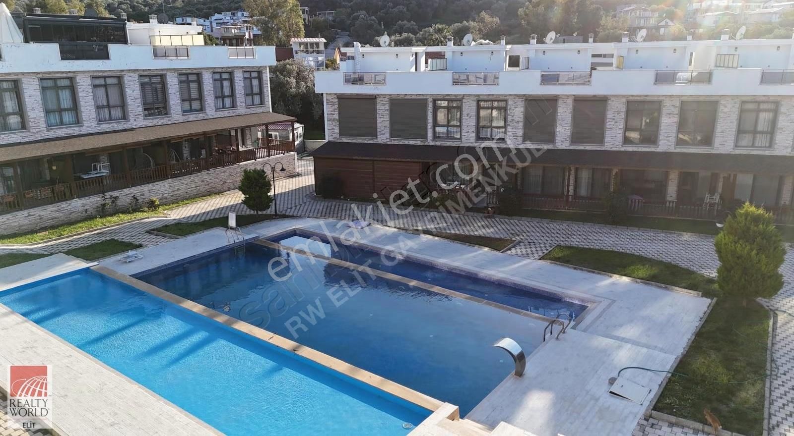 Yeni Foçada Denize 100 M Lüks 3+1 Dubleks Havuzlu Site Teraslı - Görsel 10