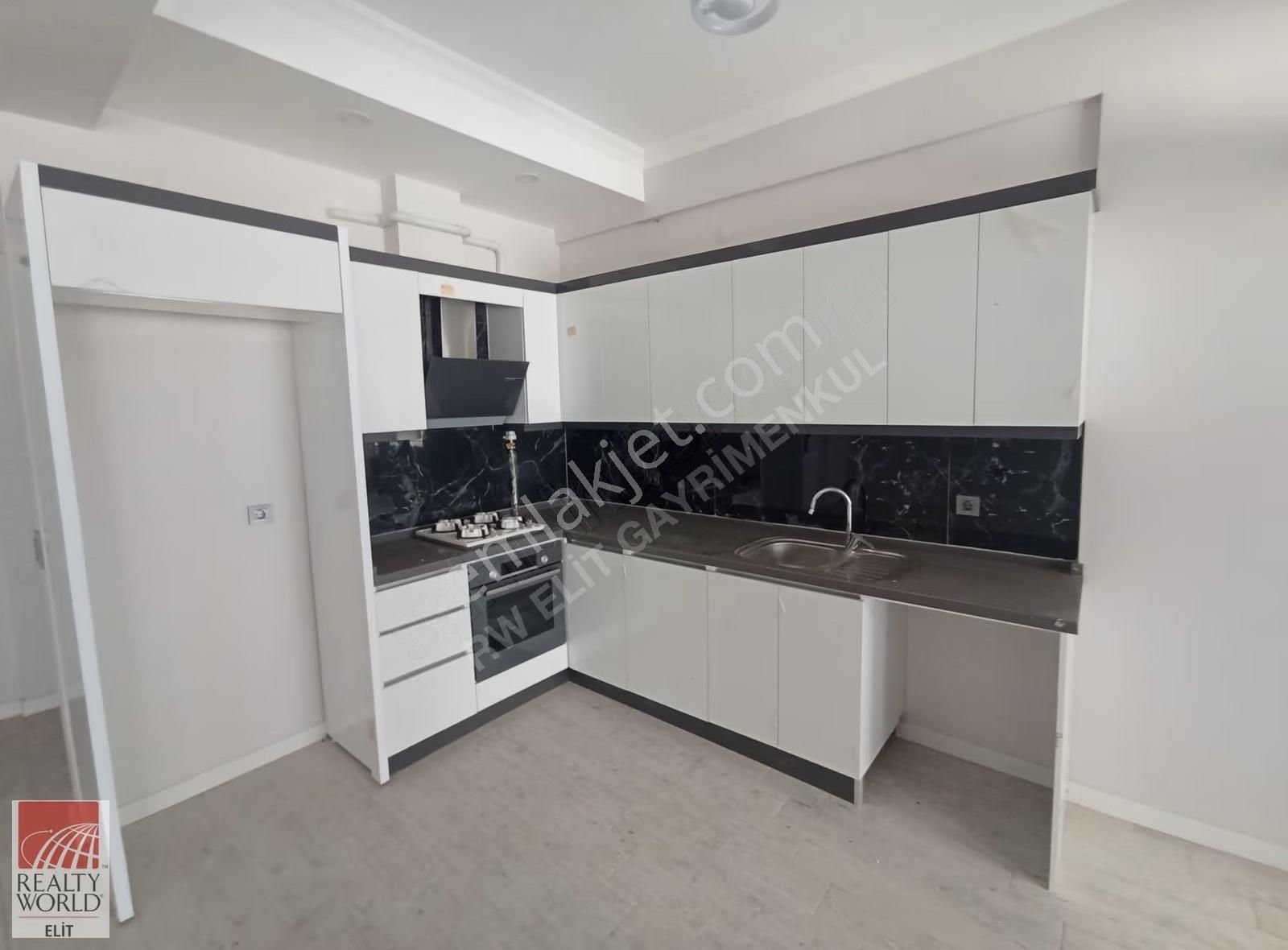 Yeni Foçada Denize 100 M Lüks 3+1 Dubleks Havuzlu Site Teraslı - Görsel 21