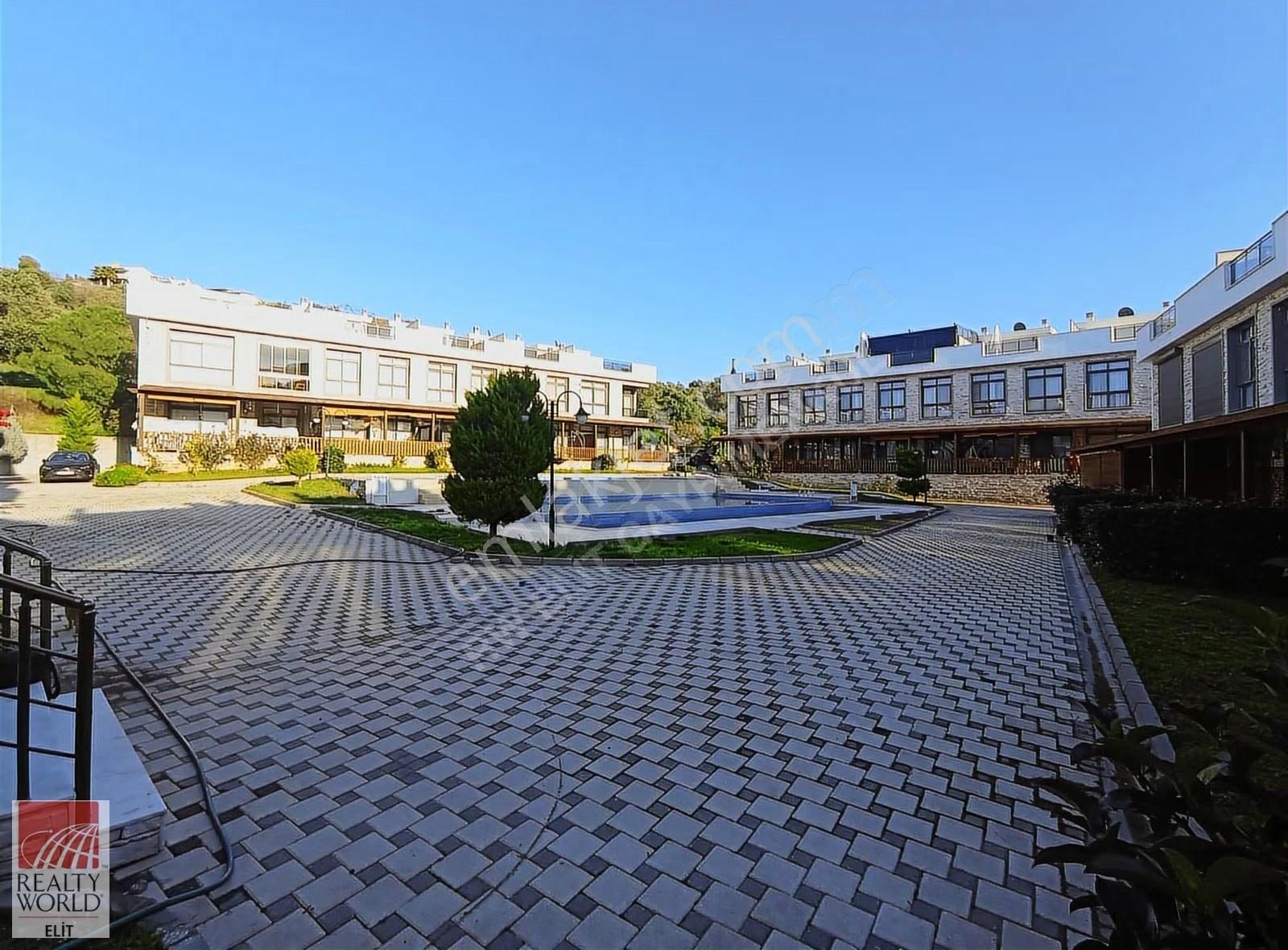 Yeni Foçada Denize 100 M Lüks 3+1 Dubleks Havuzlu Site Teraslı - Görsel 17