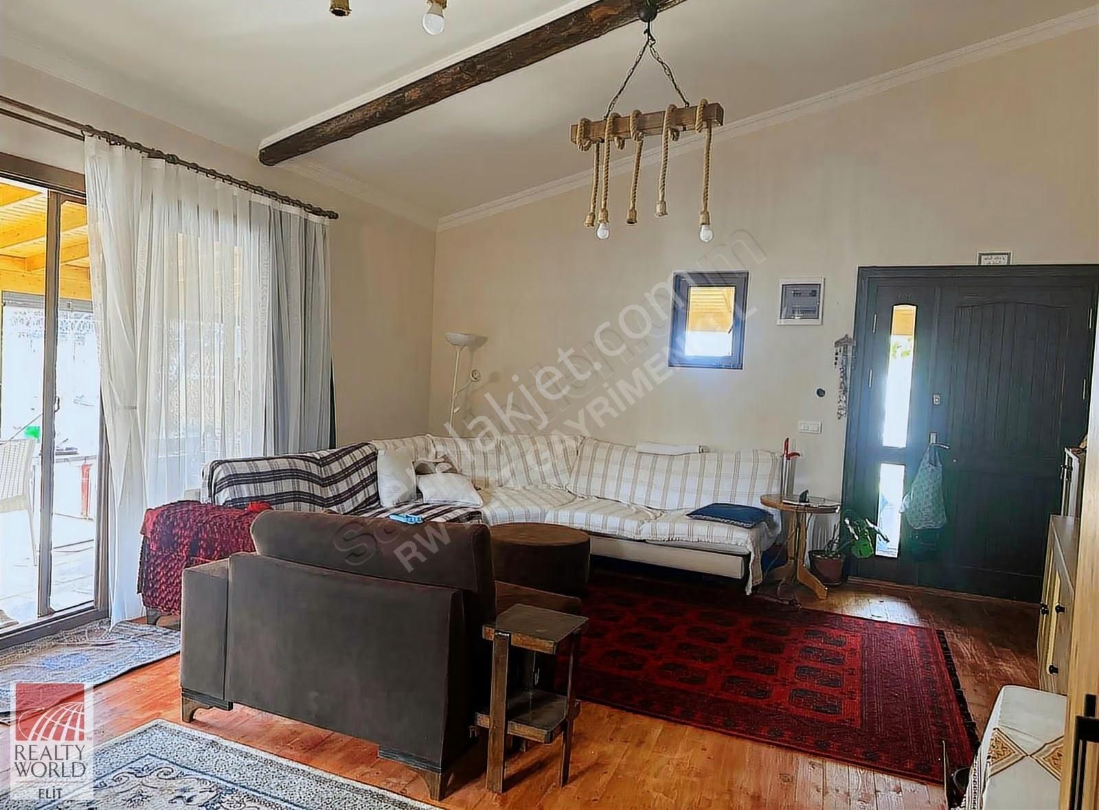 Yeni Foça Kozbeylide Prestijli Taş Evli Özel Mülk - Görsel 4