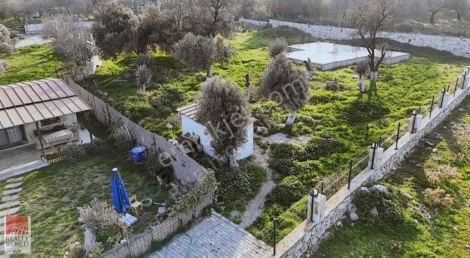 Yeni Foça Kozbeylide Prestijli Taş Evli Özel Mülk - Görsel 3