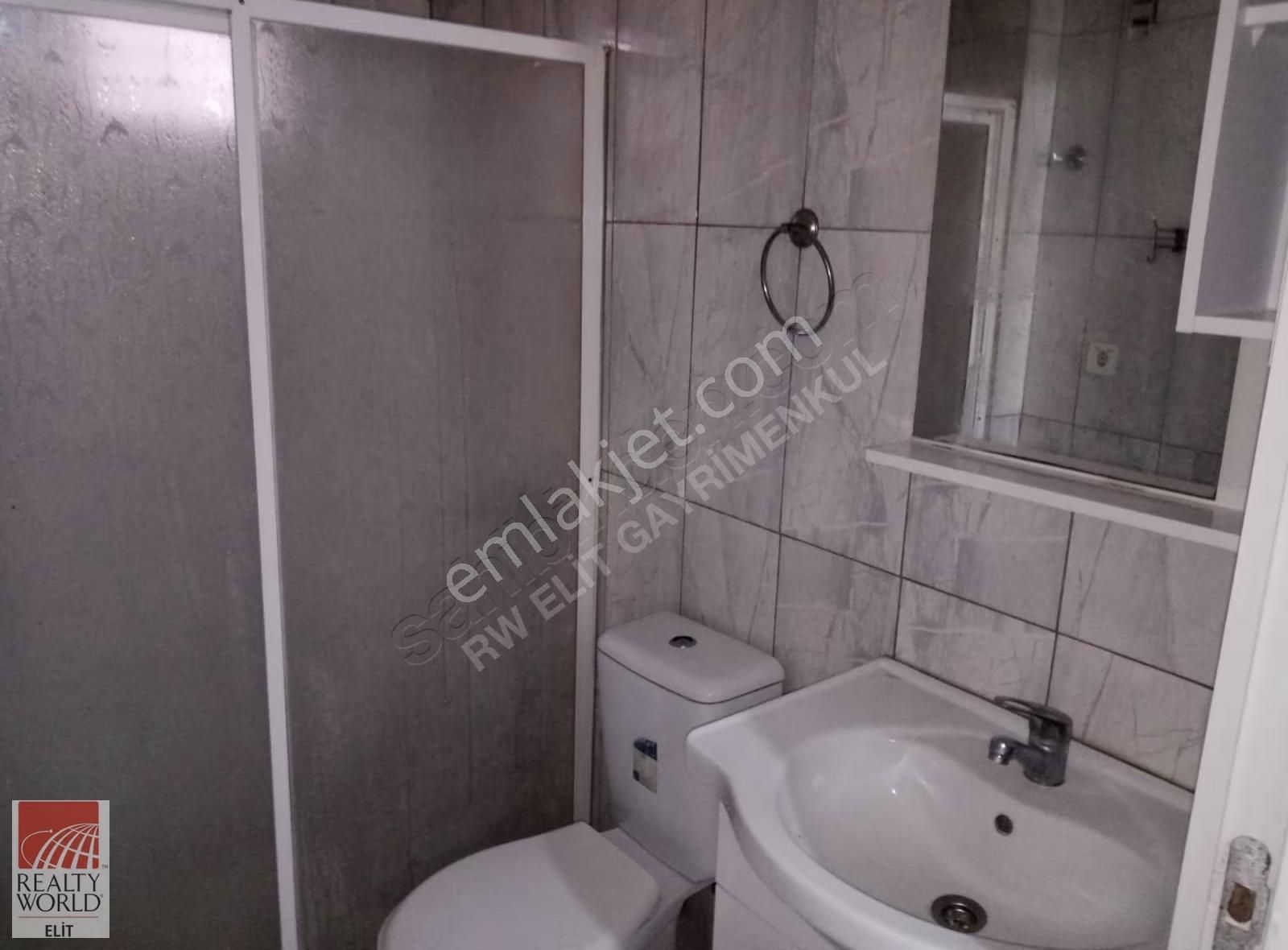 Yeni Foça Cumhuriyet Mahallesinde Kiralık 1+1 - Görsel 5