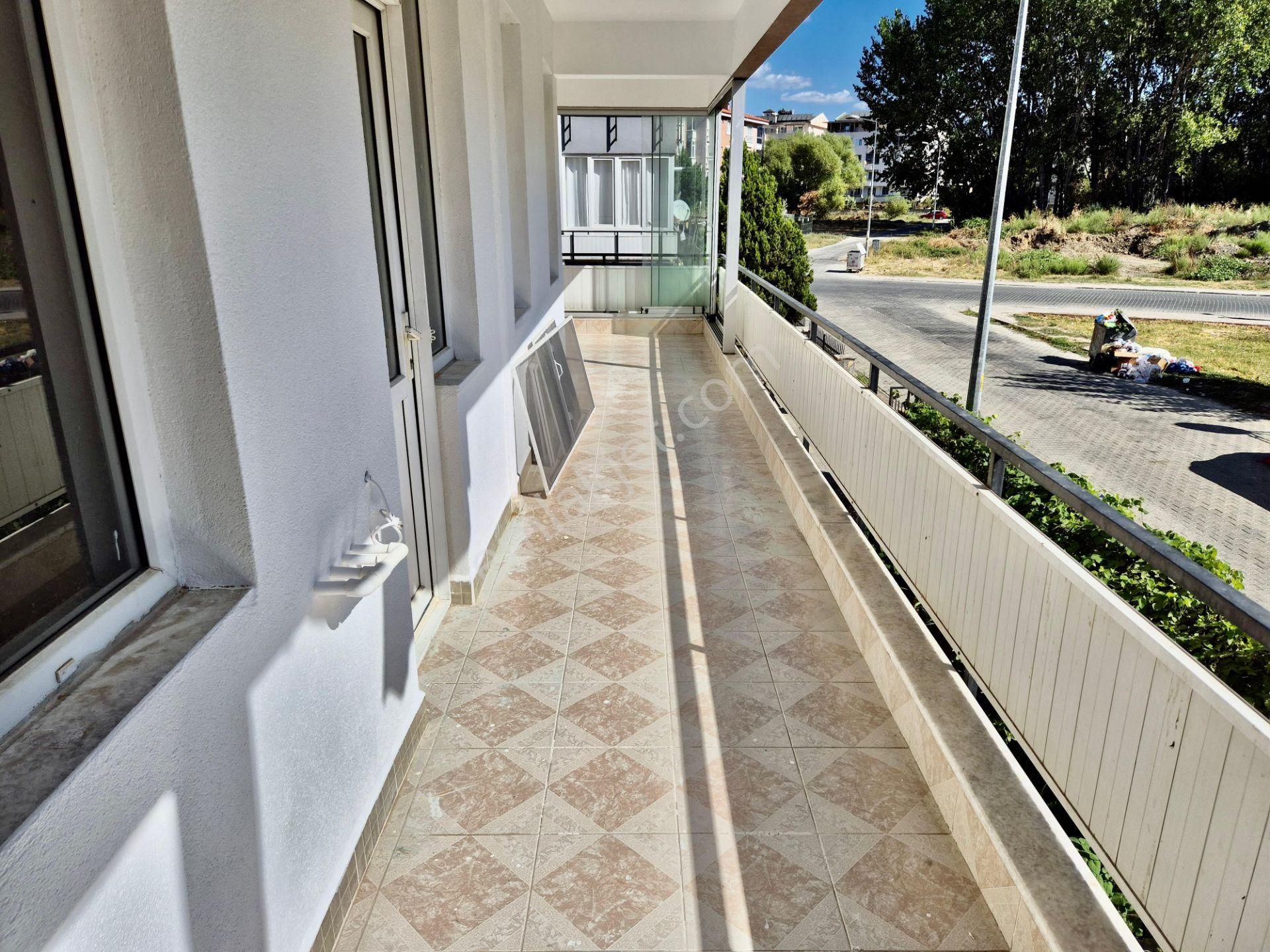 ▓karabuluttan▓ayrı Mutfak Ön Cephe & Ultralüx Tasarım 2+1 Satılık Daire - Görsel 3