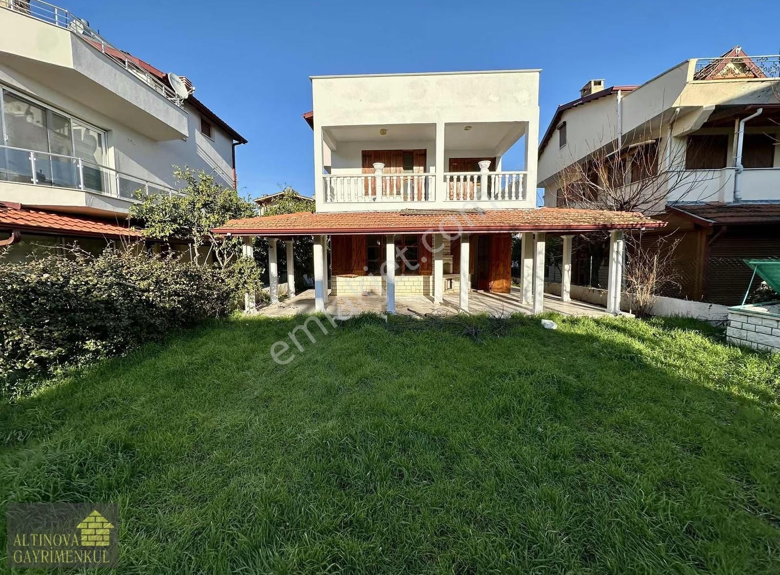 Altınova Sahilde Yorgun 1'de Fırsat Kat Mülkiyetli Villa