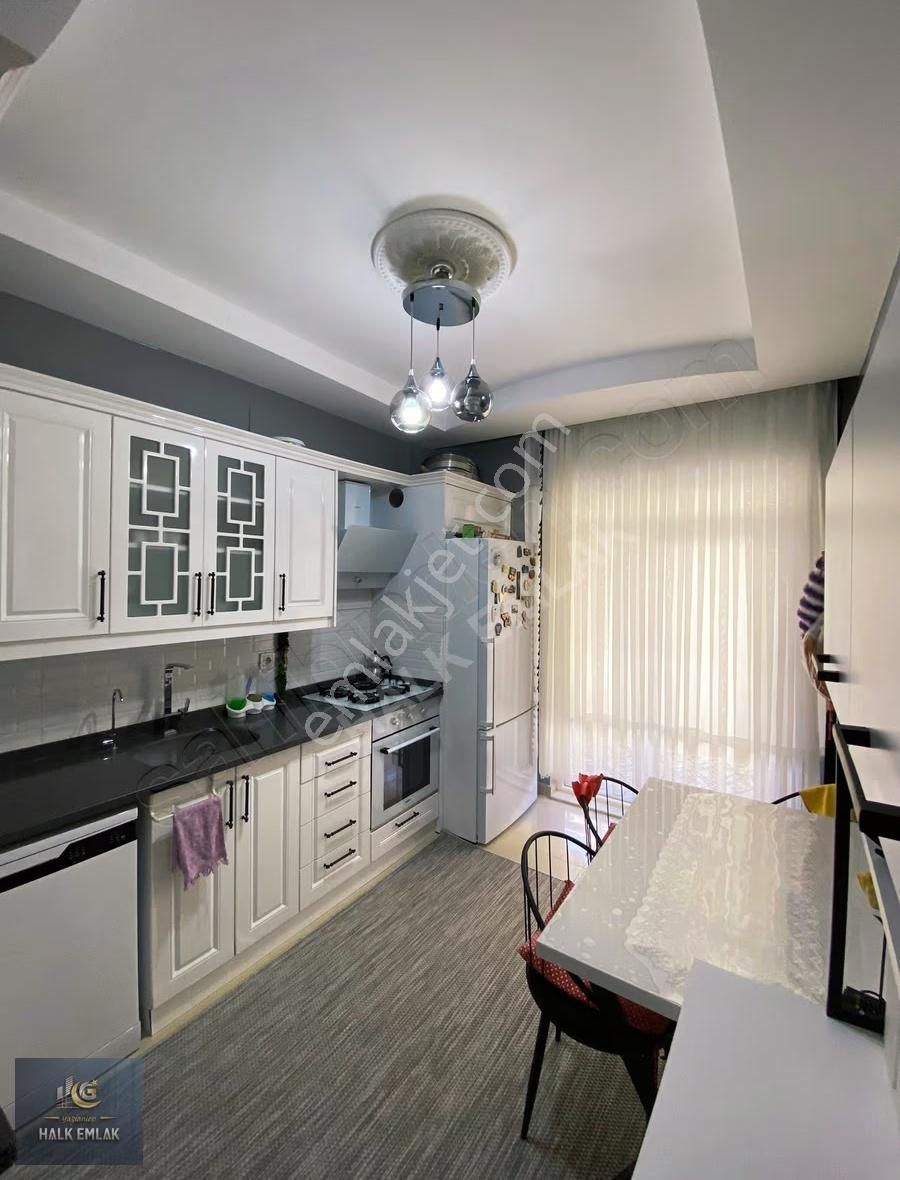 Fıstıklı Müthiş Lokasyonda Satılık Fırsat Daire..!