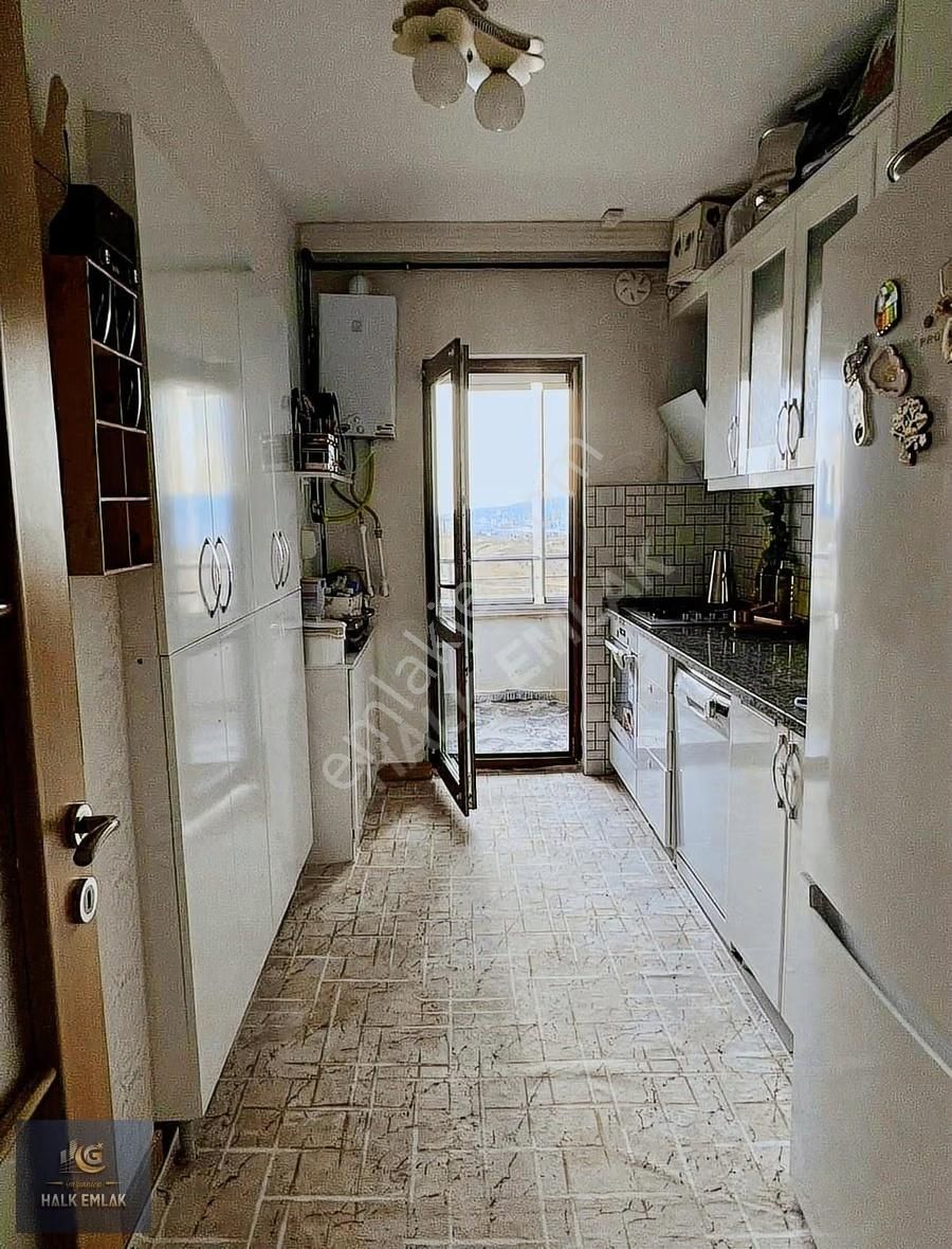 Beykent'te Satılık Bakımlı 2+1 Daire - 95m² - Görsel 2