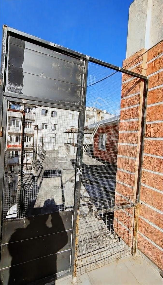 Geniş Ve Ferah Çatı Katı 2+1 Satılık Daire - Görsel 7