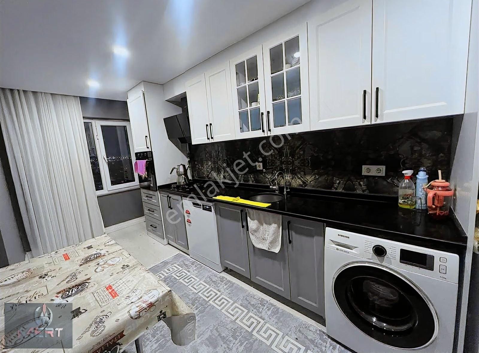 Sancaktepe Yenidoğanda Merkezi Konumda Geniş 3+1 Satılık Daire - Görsel 9