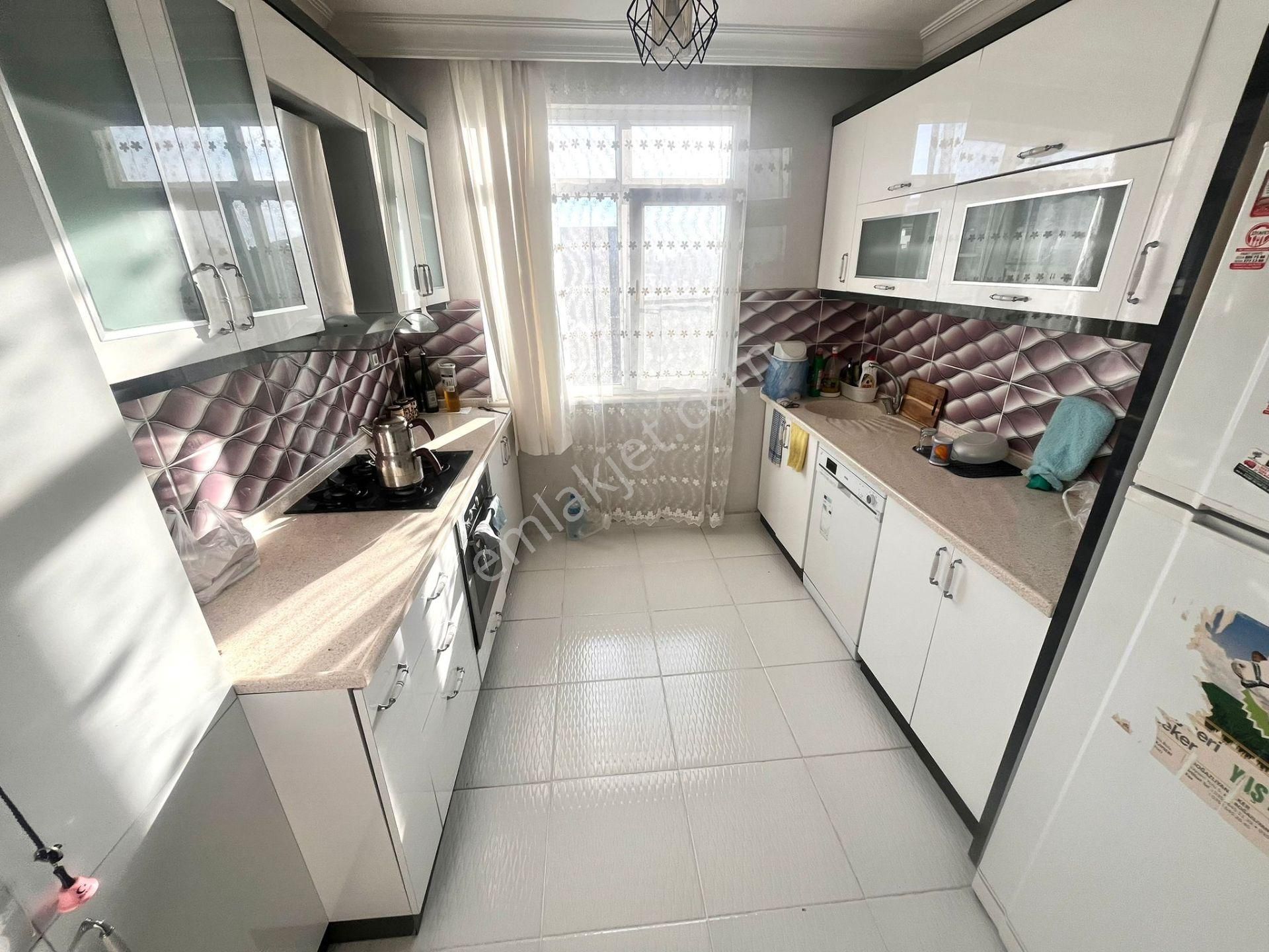 Yüksel'den Kadıköy'de Öncephe İçi Yenilenmiş 2+1 Satılık Daire* - Görsel 2