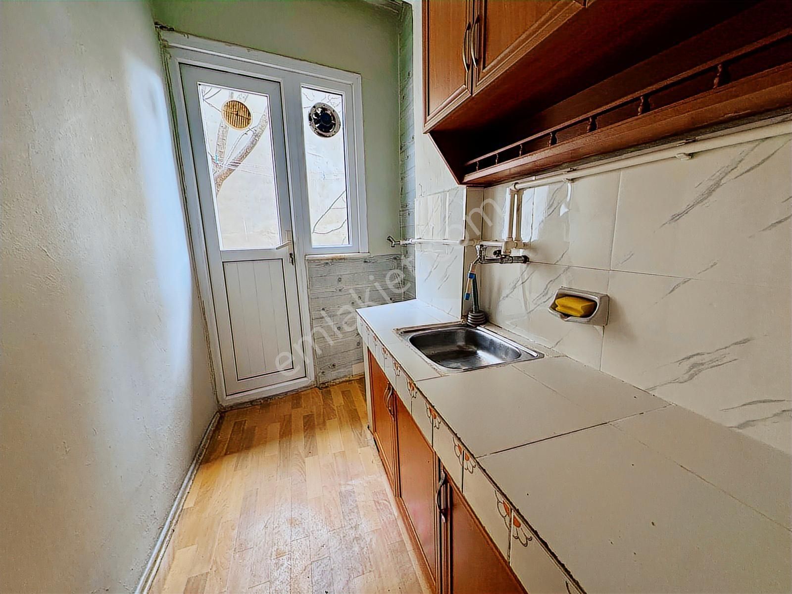 Altıemlaktan Kocamustafapaşada 1+1 Kiralık Daire - Görsel 6