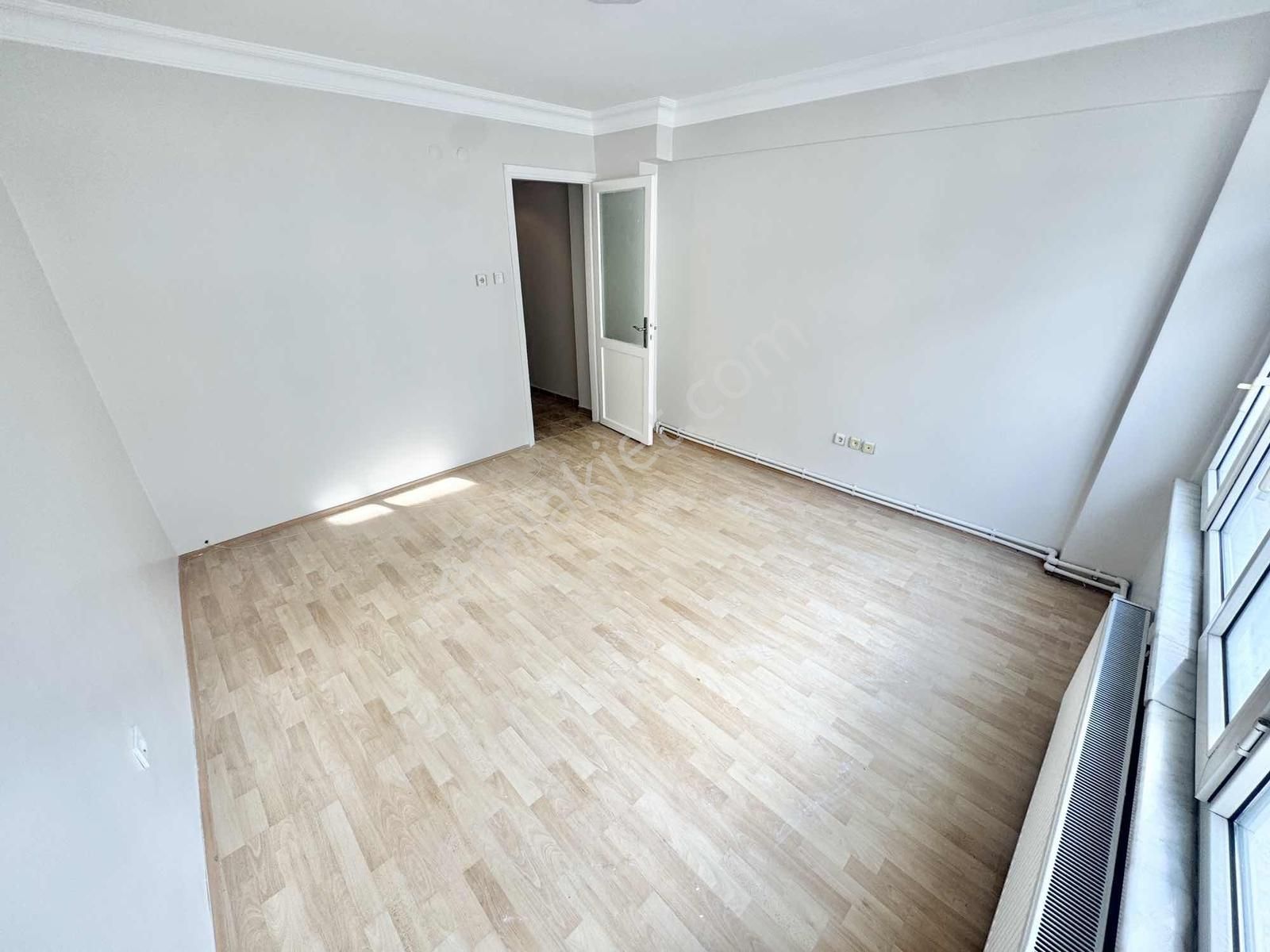 Altın Emlak'tan Kiralık Balkonlu İçi Yapılı 2+1 Daire - Görsel 12