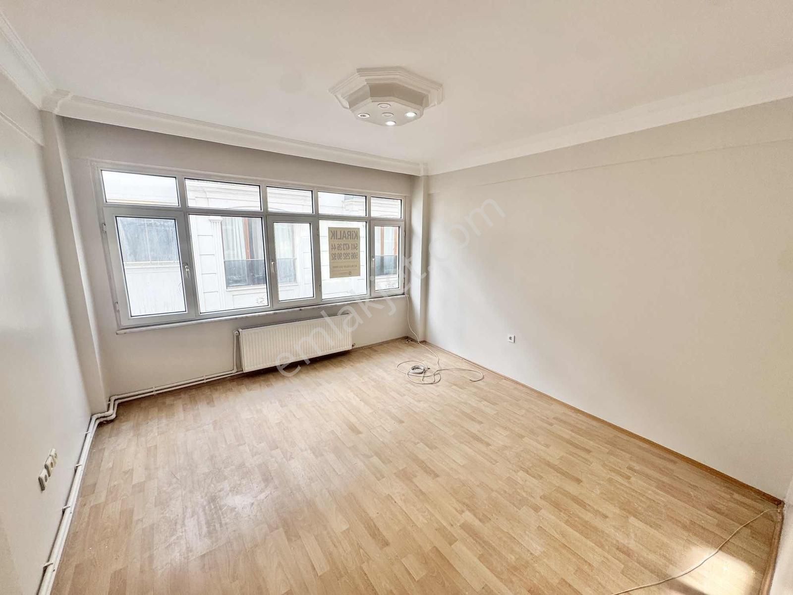 Altın Emlak'tan Kiralık Balkonlu İçi Yapılı 2+1 Daire - Görsel 11