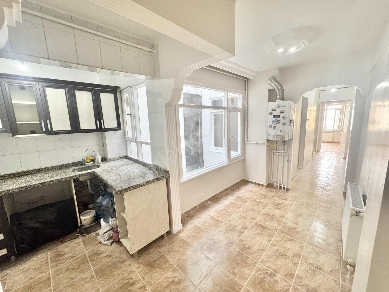 Altın Emlak'tan Kiralık Balkonlu İçi Yapılı 2+1 Daire - Görsel 9