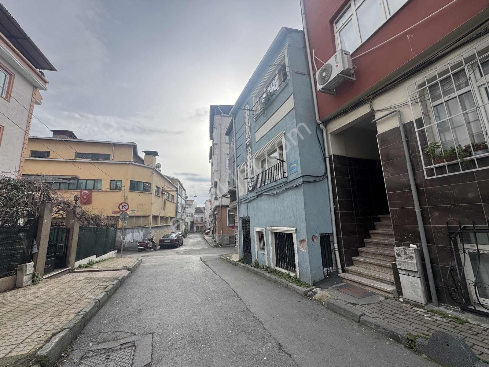 Altın Emlak'tan Merkezi Konumda Kismi Eşyalı 1+1 Kiralık Daire - Görsel 10