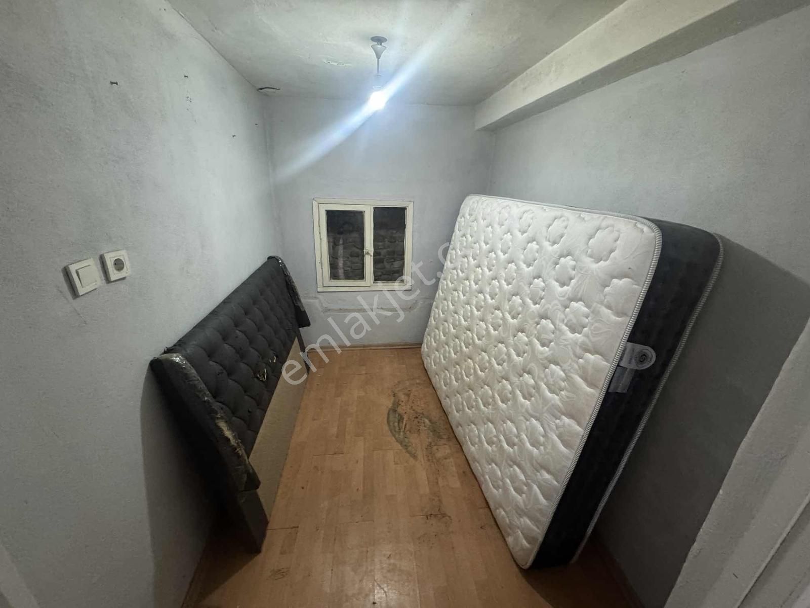 Altın Emlak'tan Merkezi Konumda Kismi Eşyalı 1+1 Kiralık Daire - Görsel 2