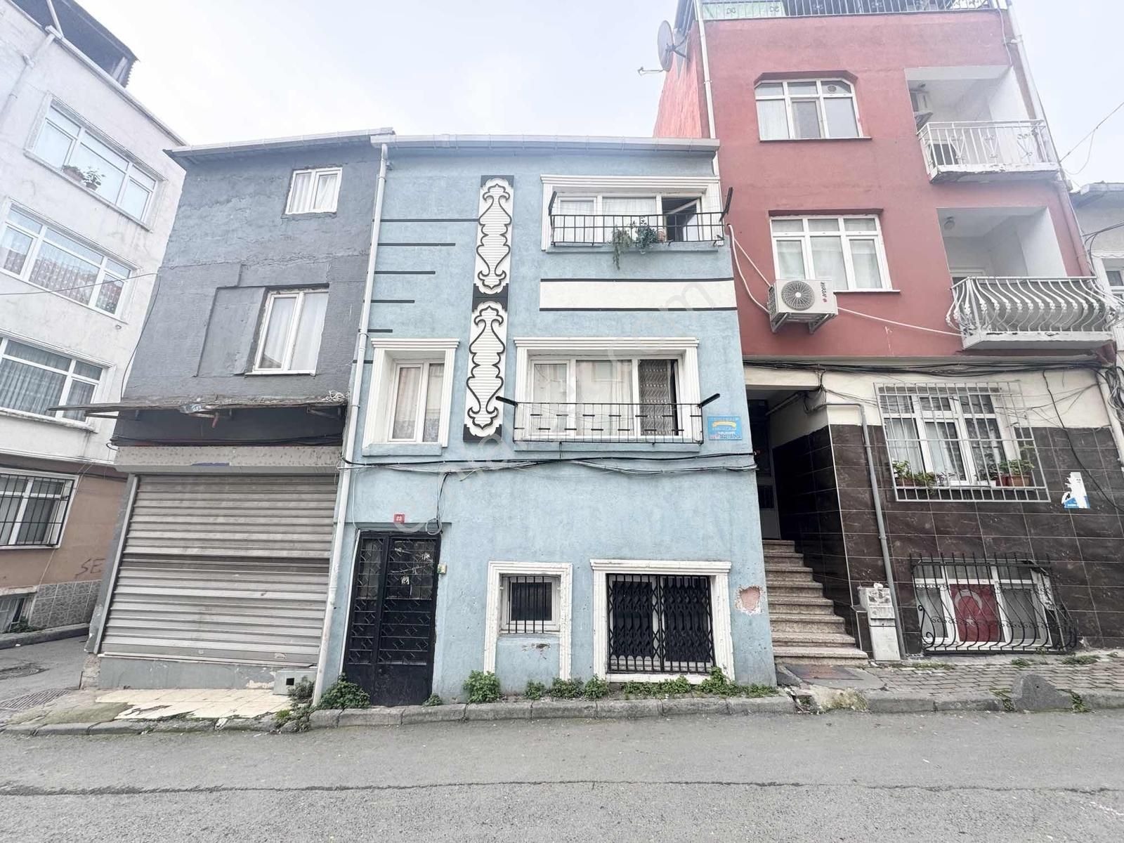 Altın Emlak'tan Merkezi Konumda Kismi Eşyalı 1+1 Kiralık Daire