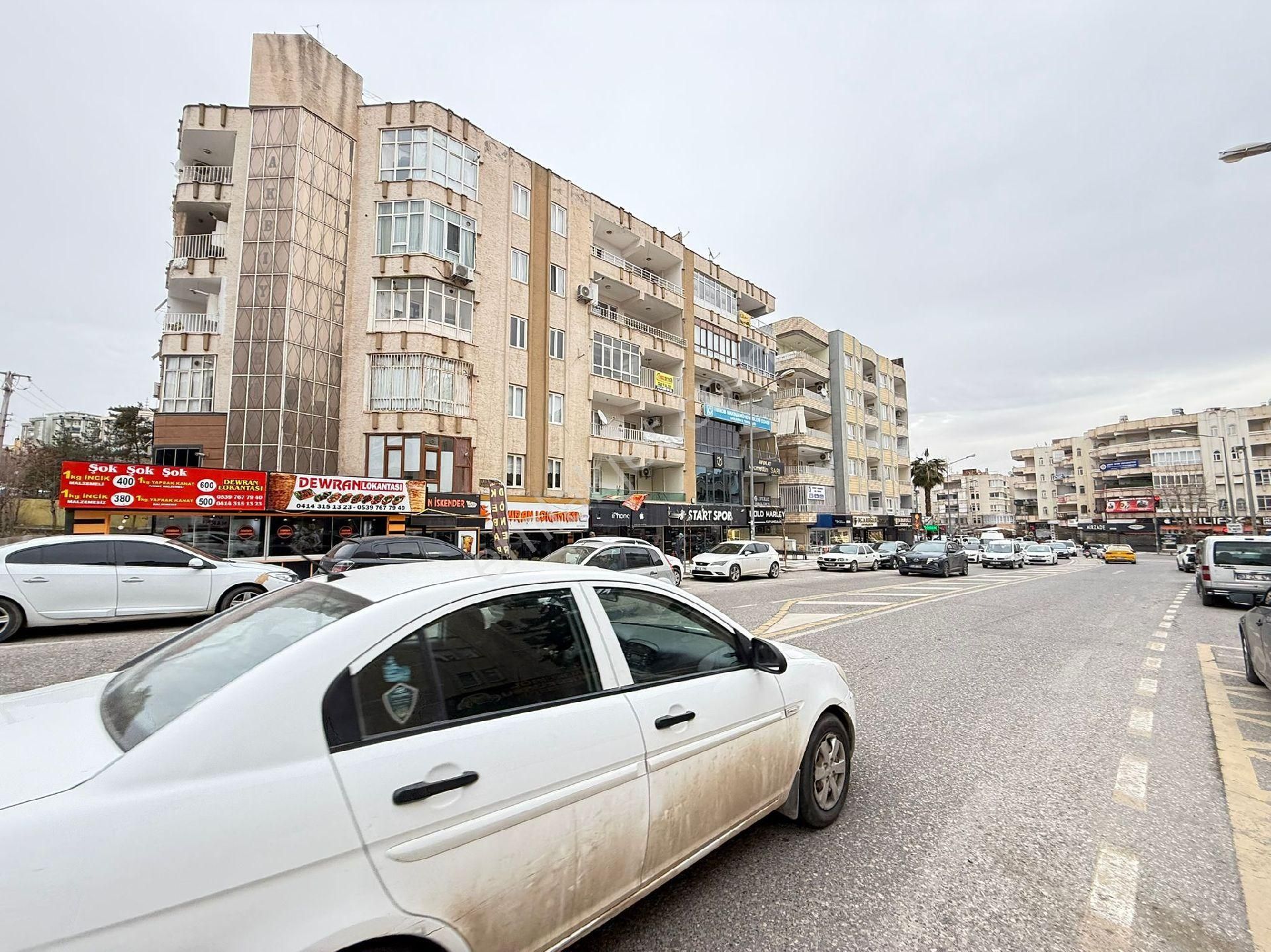 Cadde Seyran Emlaktan Satılık 4+1 - Görsel 2