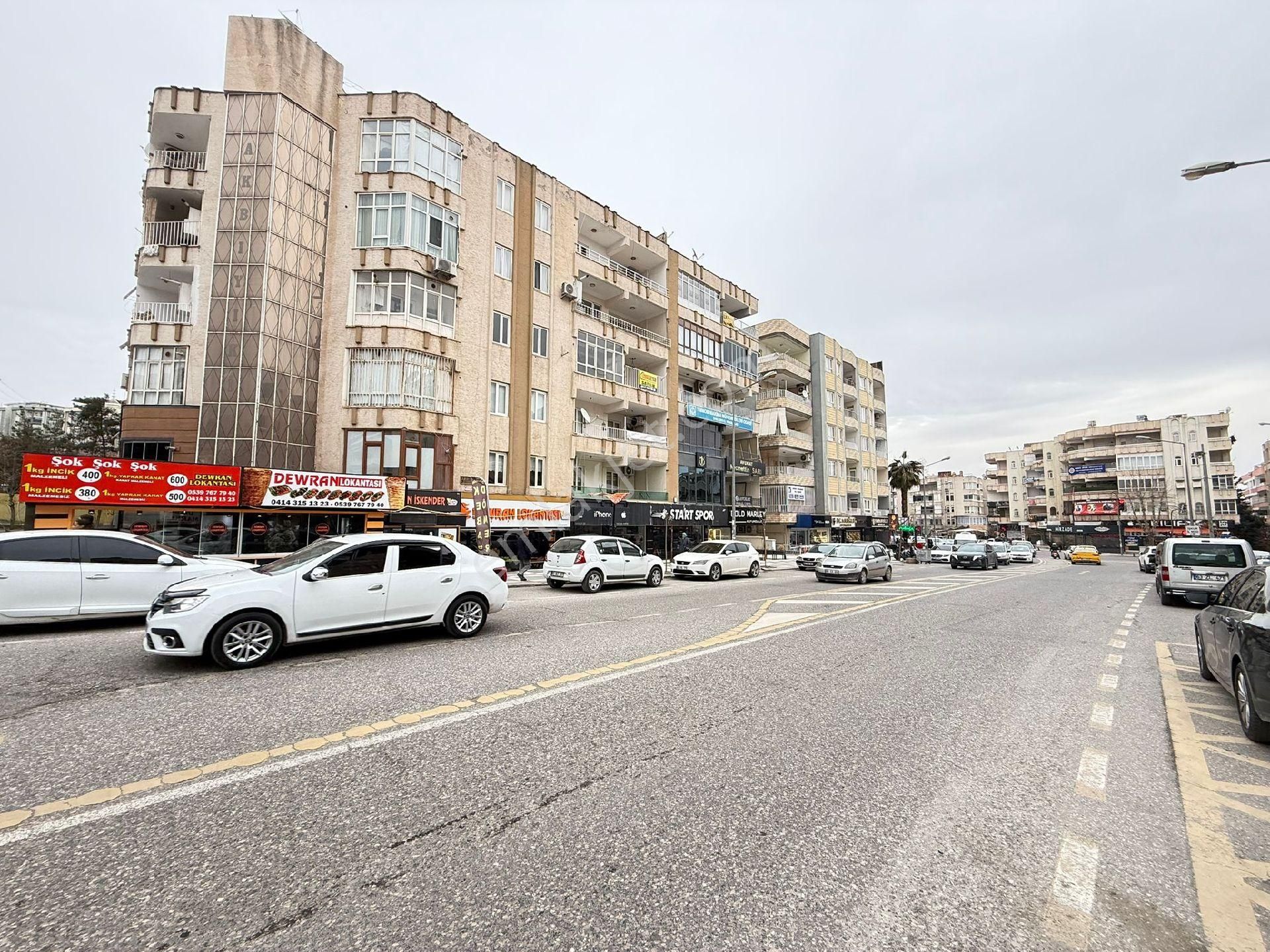 Cadde Seyran Emlaktan Satılık 4+1