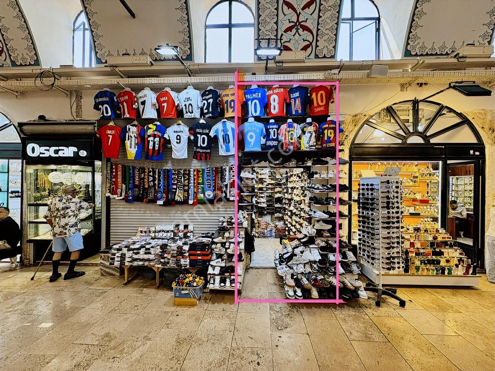 Kapalıçarşı Fesciler Kapısı Girişinde Satılık Dükkan - Görsel 5