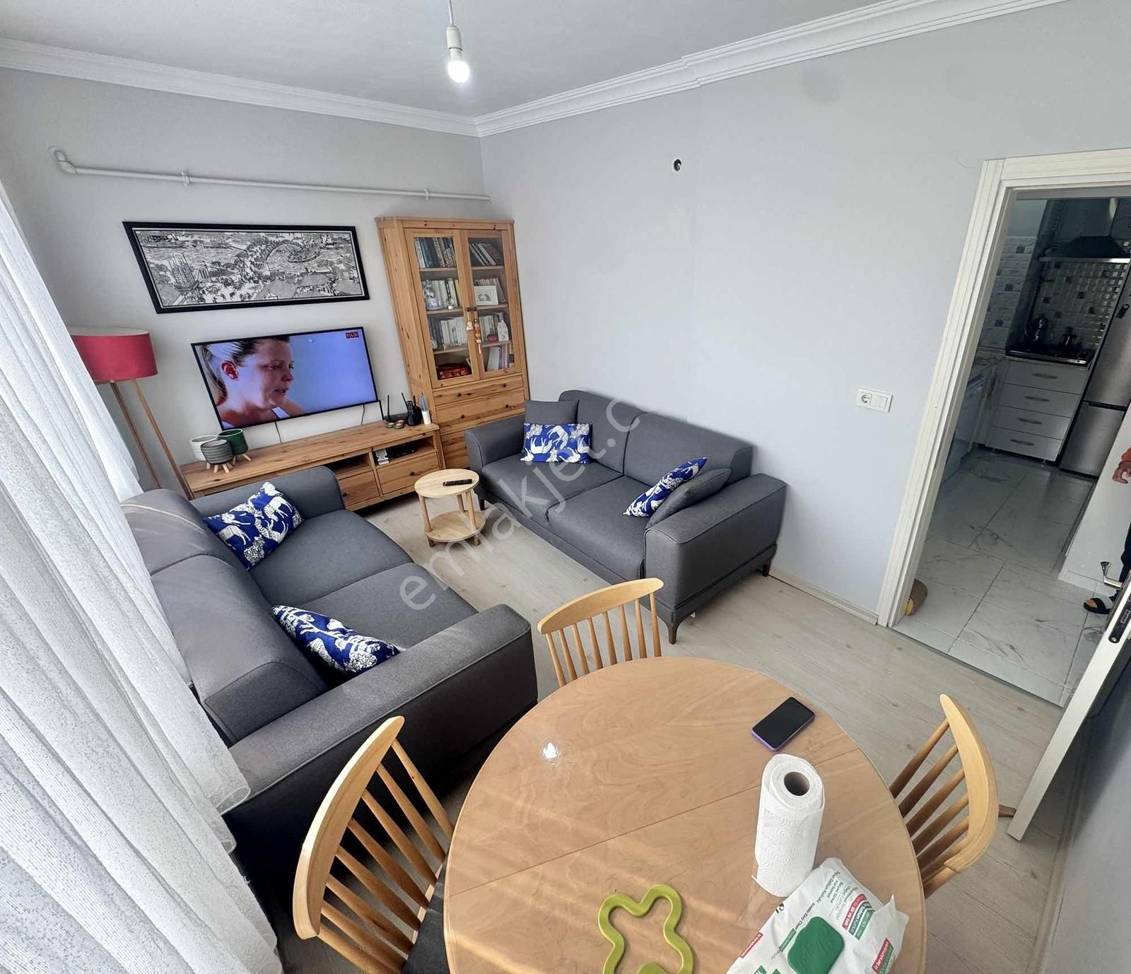 Altın Emlaktan Kocamustafapaşa Da Balkonlu 3+1 Deniz Manzaralı