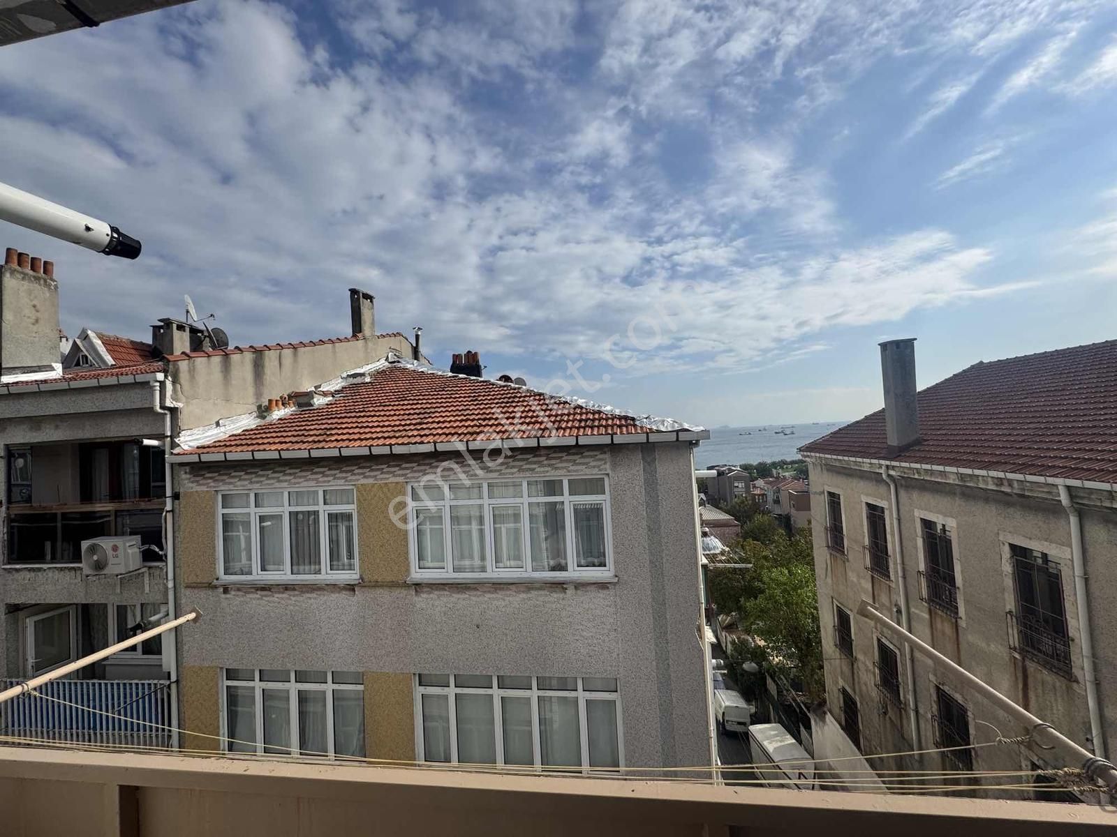 Altın Emlaktan Kocamustafapaşa Da Balkonlu 3+1 Deniz Manzaralı - Görsel 16