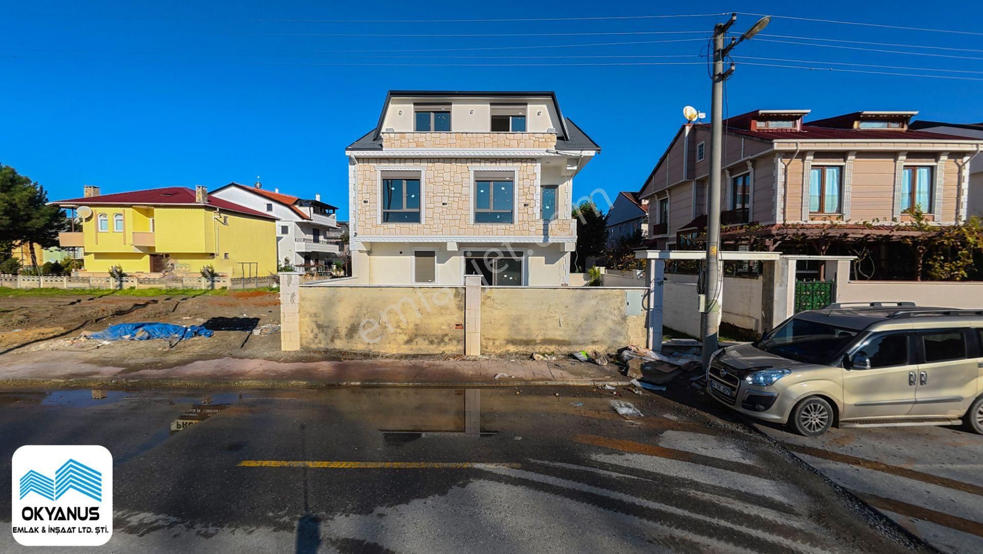 Sakarya Kocaali’de Merkez Plaj Da Özel Havuzlu 4+1 Villa